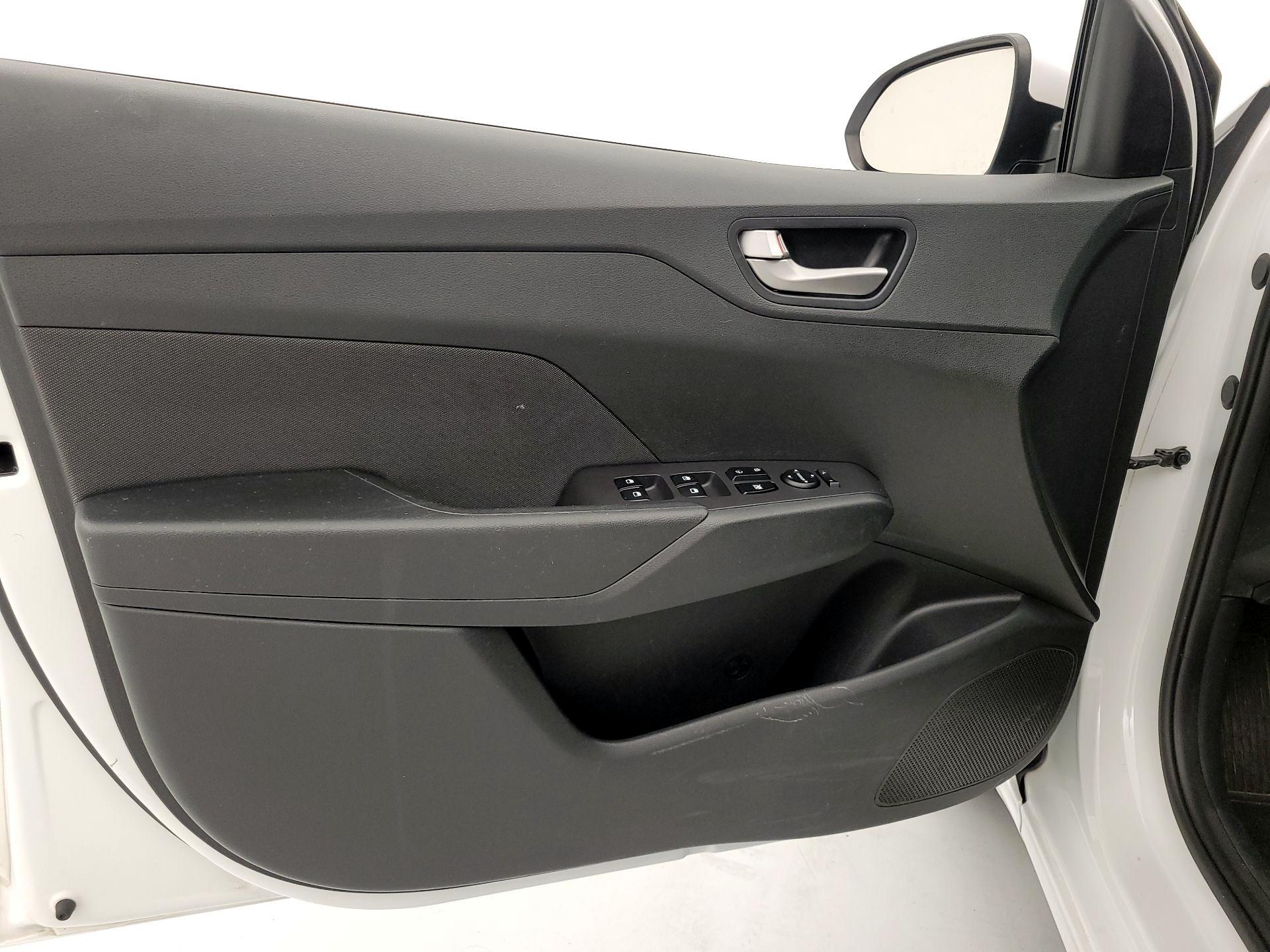 Thumbnail: 2018 Hyundai Accent - 12