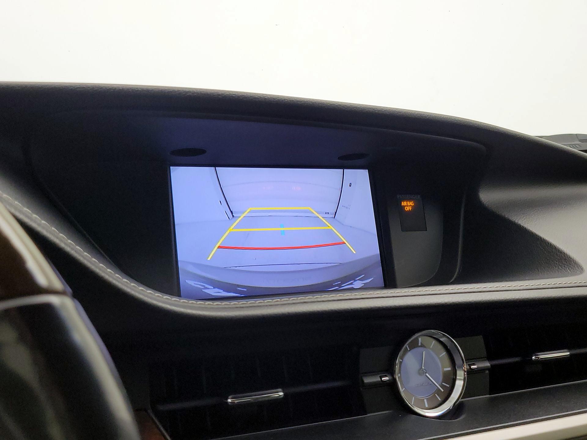 Thumbnail: 2015 Lexus ES - 15