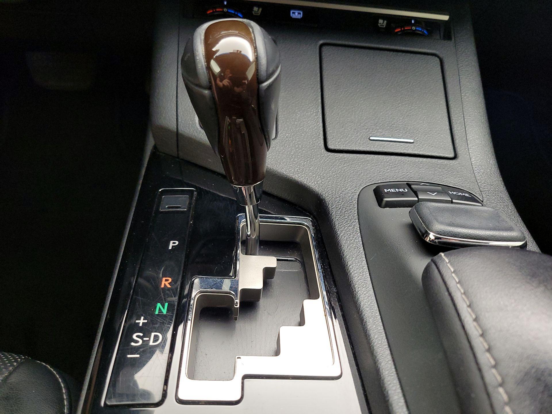 Thumbnail: 2015 Lexus ES - 18