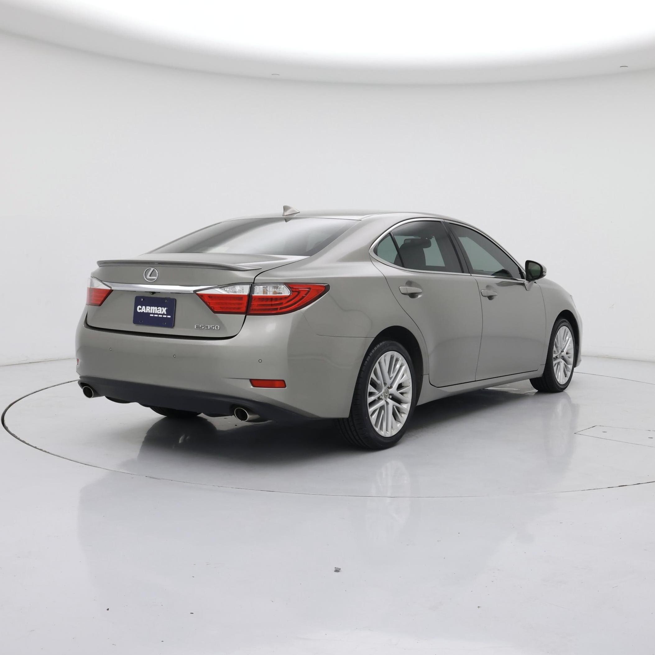 Thumbnail: 2015 Lexus ES - 8
