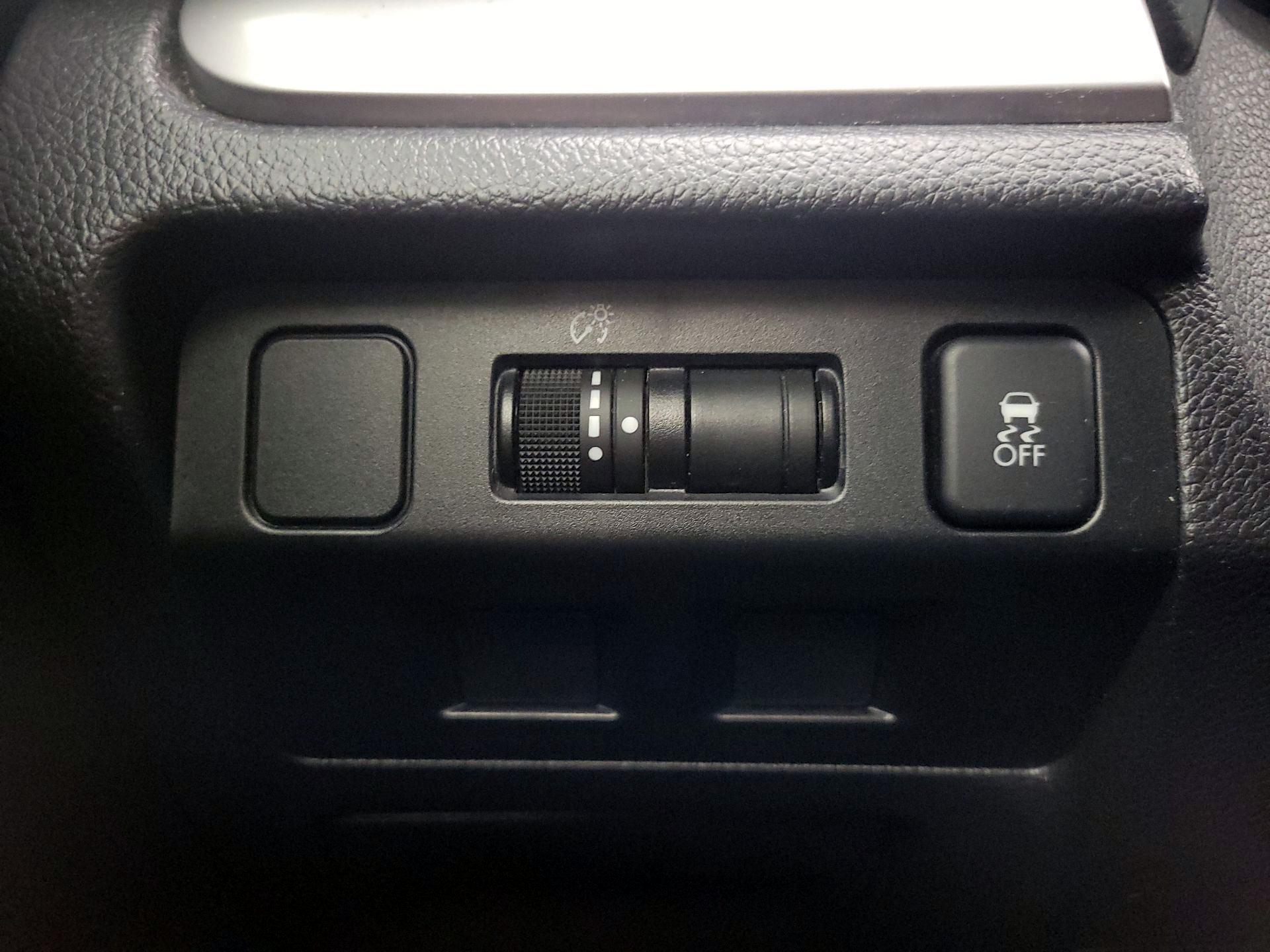 Thumbnail: 2016 Subaru Forester - 13