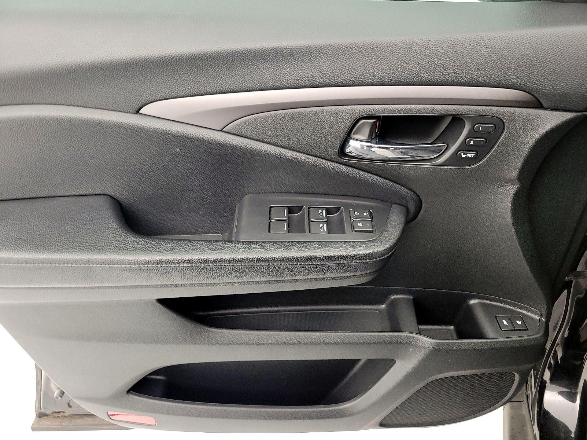 Thumbnail: 2019 Honda Passport - 12