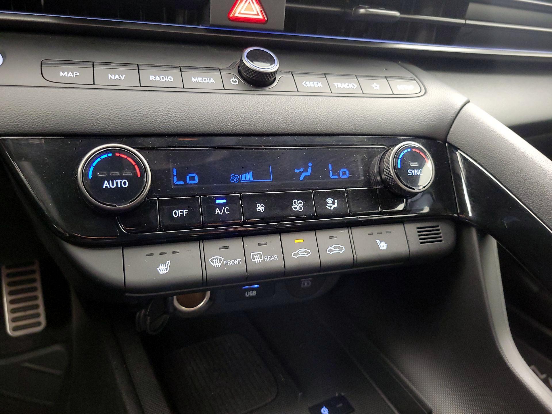 Thumbnail: 2025 Hyundai Elantra - 17