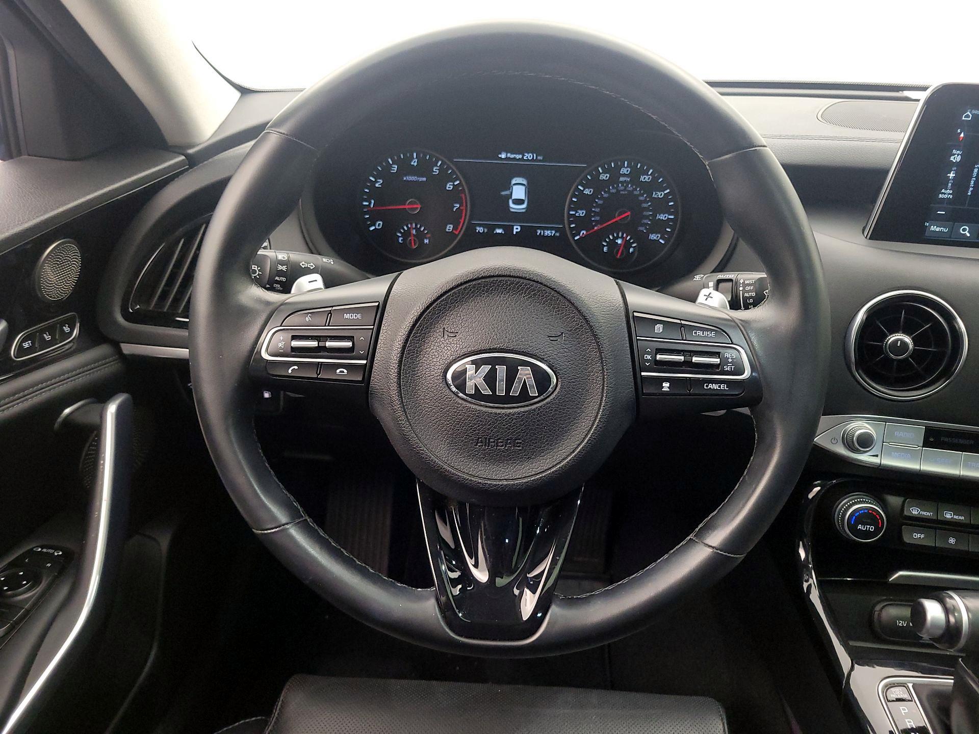 Thumbnail: 2018 Kia Stinger - 10