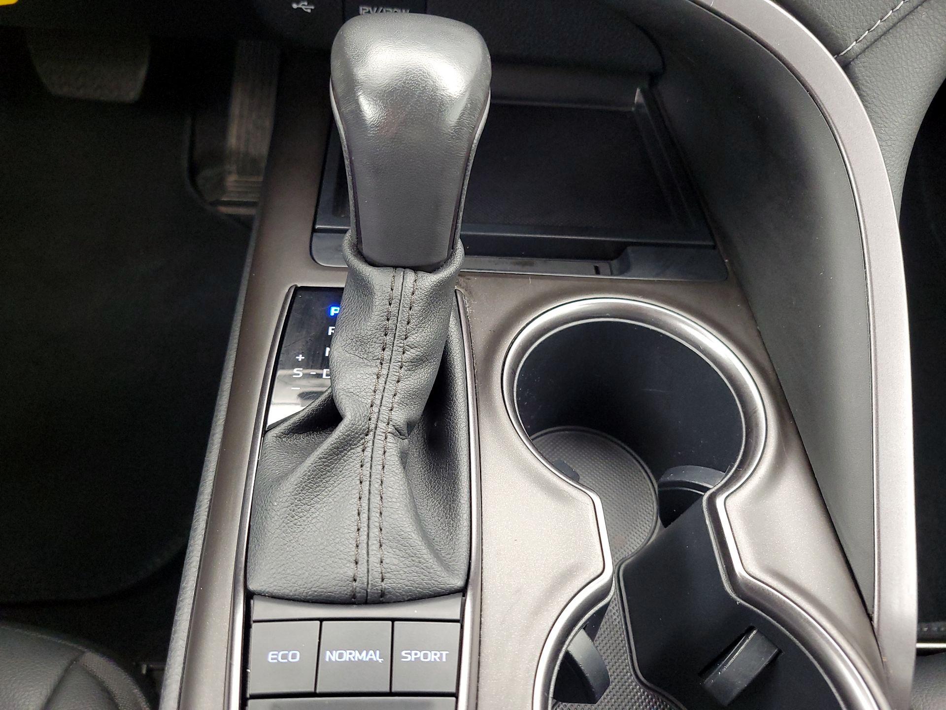 Thumbnail: 2023 Toyota Camry - 17