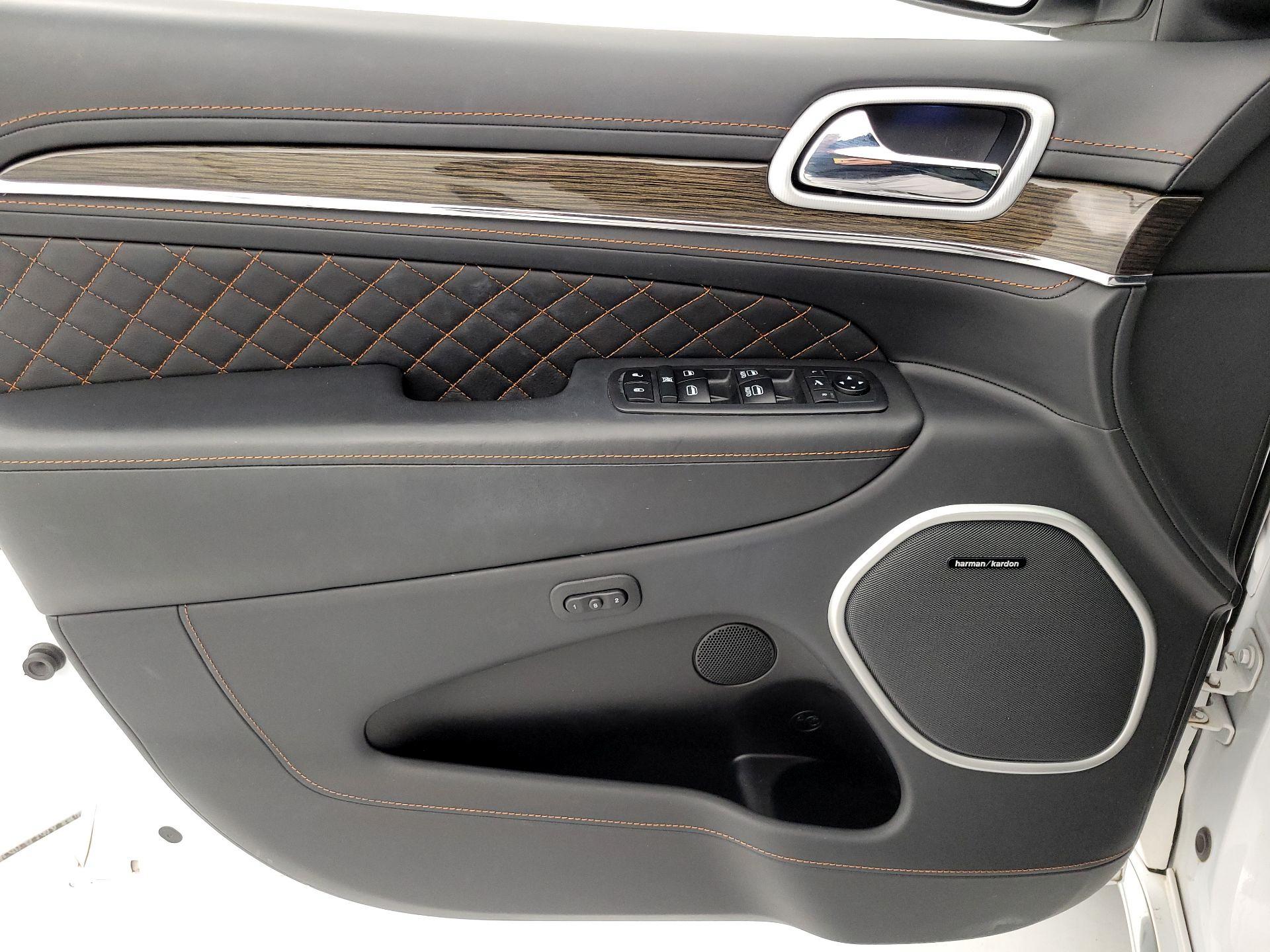 Thumbnail: 2019 Jeep Grand Cherokee - 12