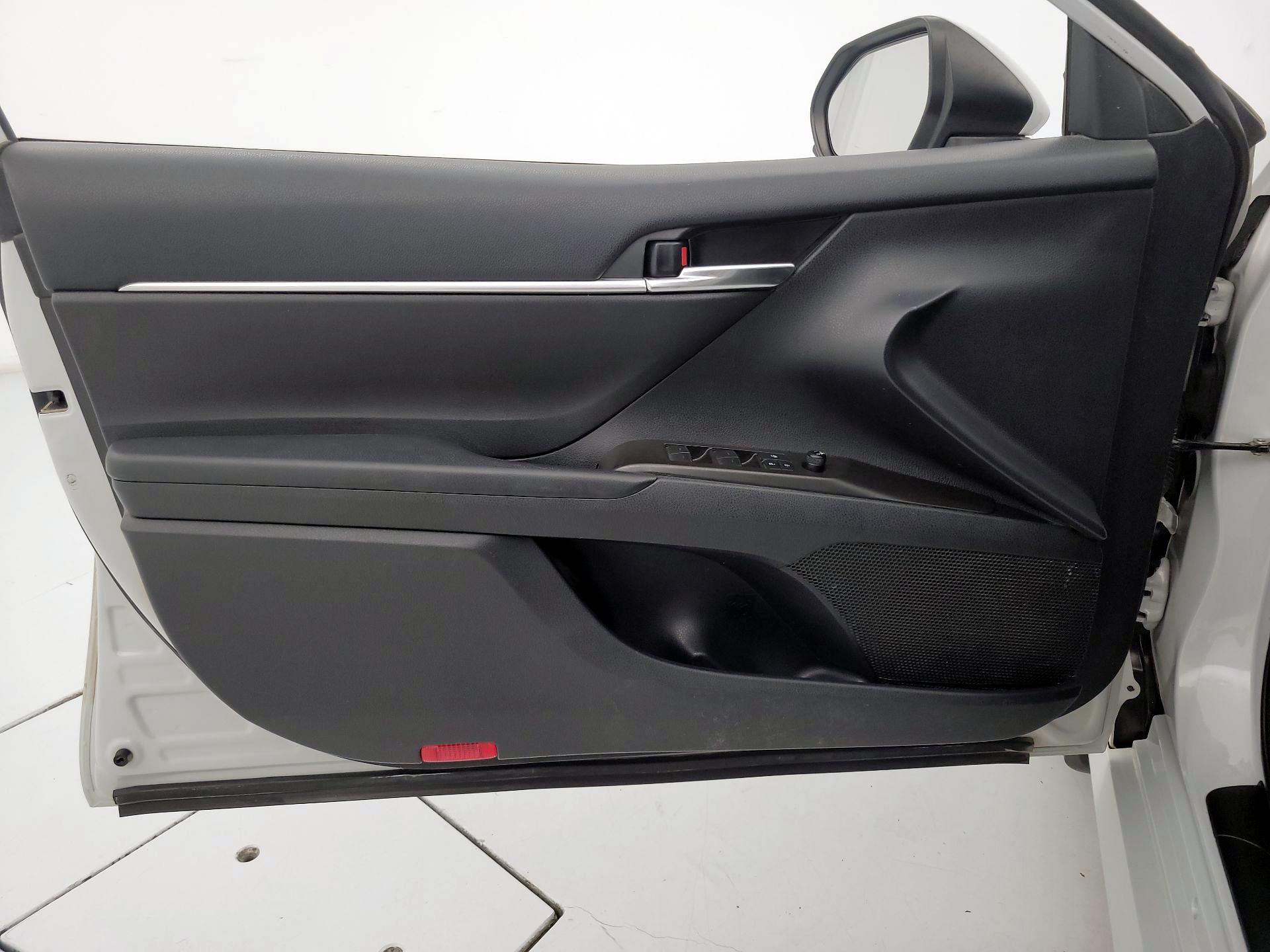 Thumbnail: 2022 Toyota Camry - 12