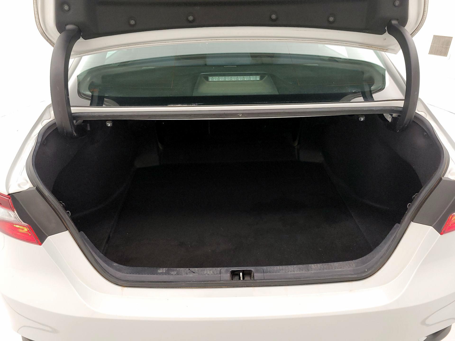 Thumbnail: 2022 Toyota Camry - 20