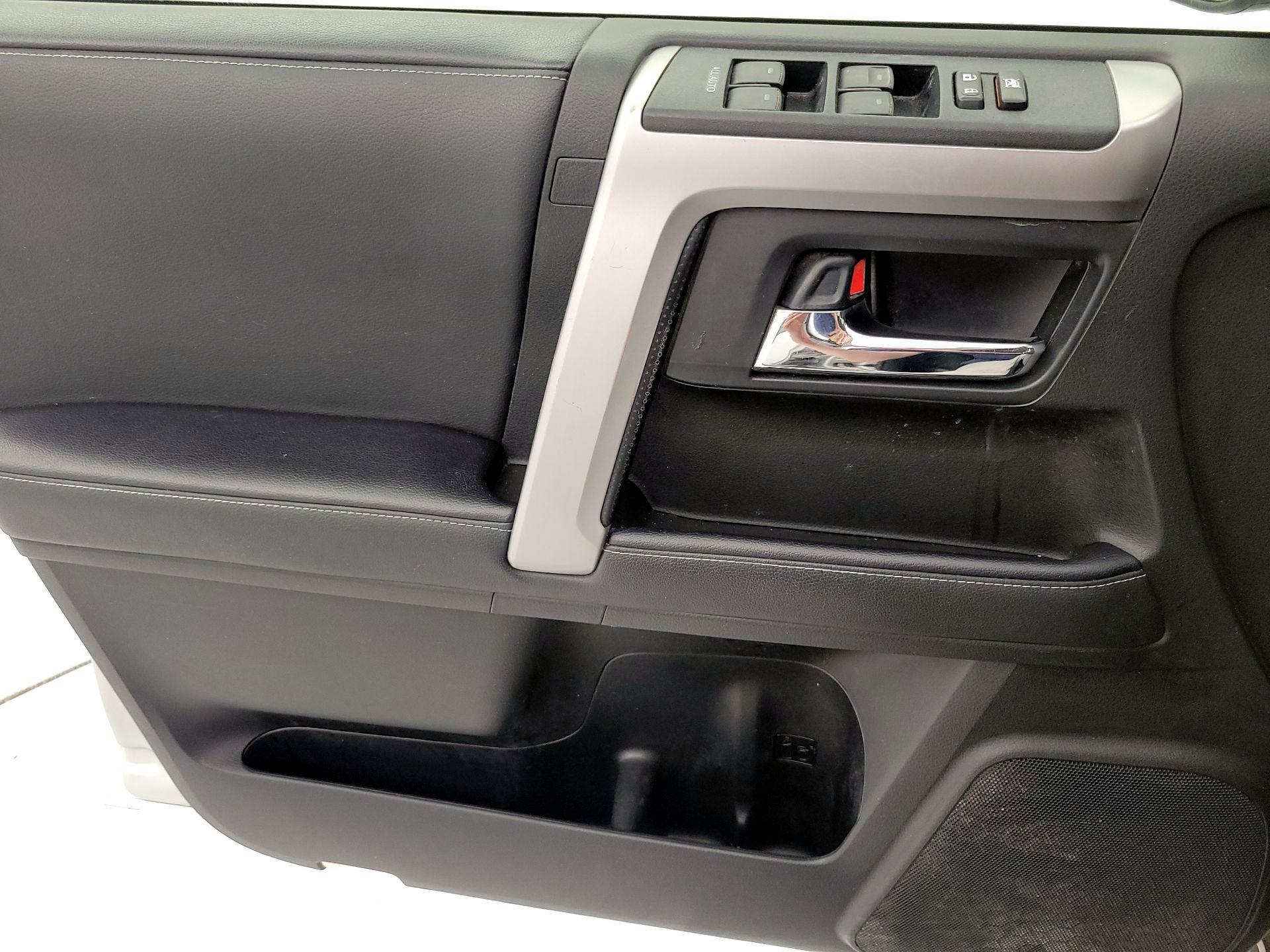 Thumbnail: 2020 Toyota 4Runner - 12