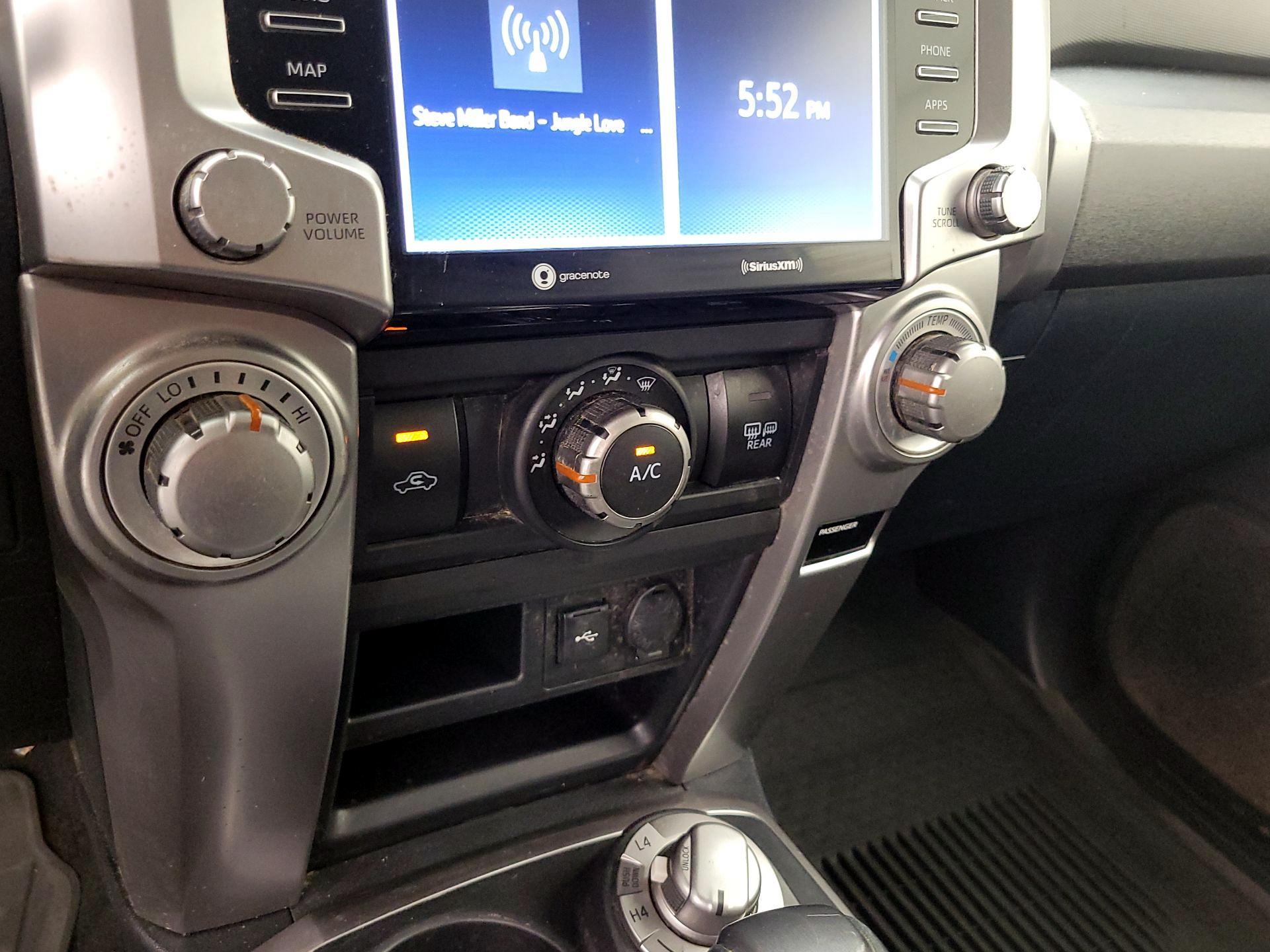 Thumbnail: 2020 Toyota 4Runner - 16