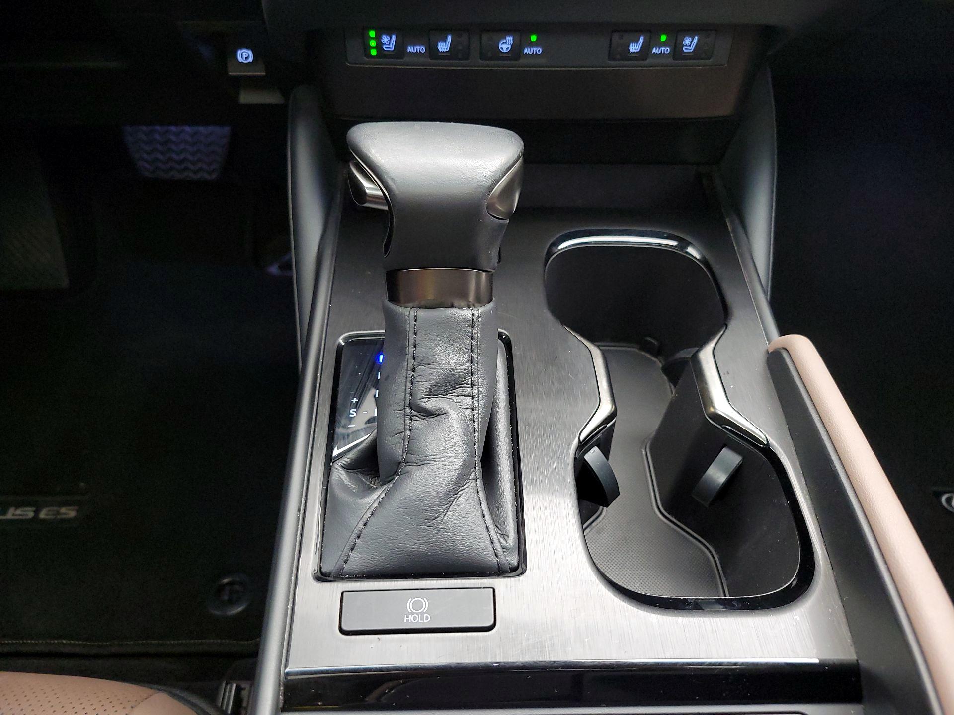 Thumbnail: 2024 Lexus ES - 17