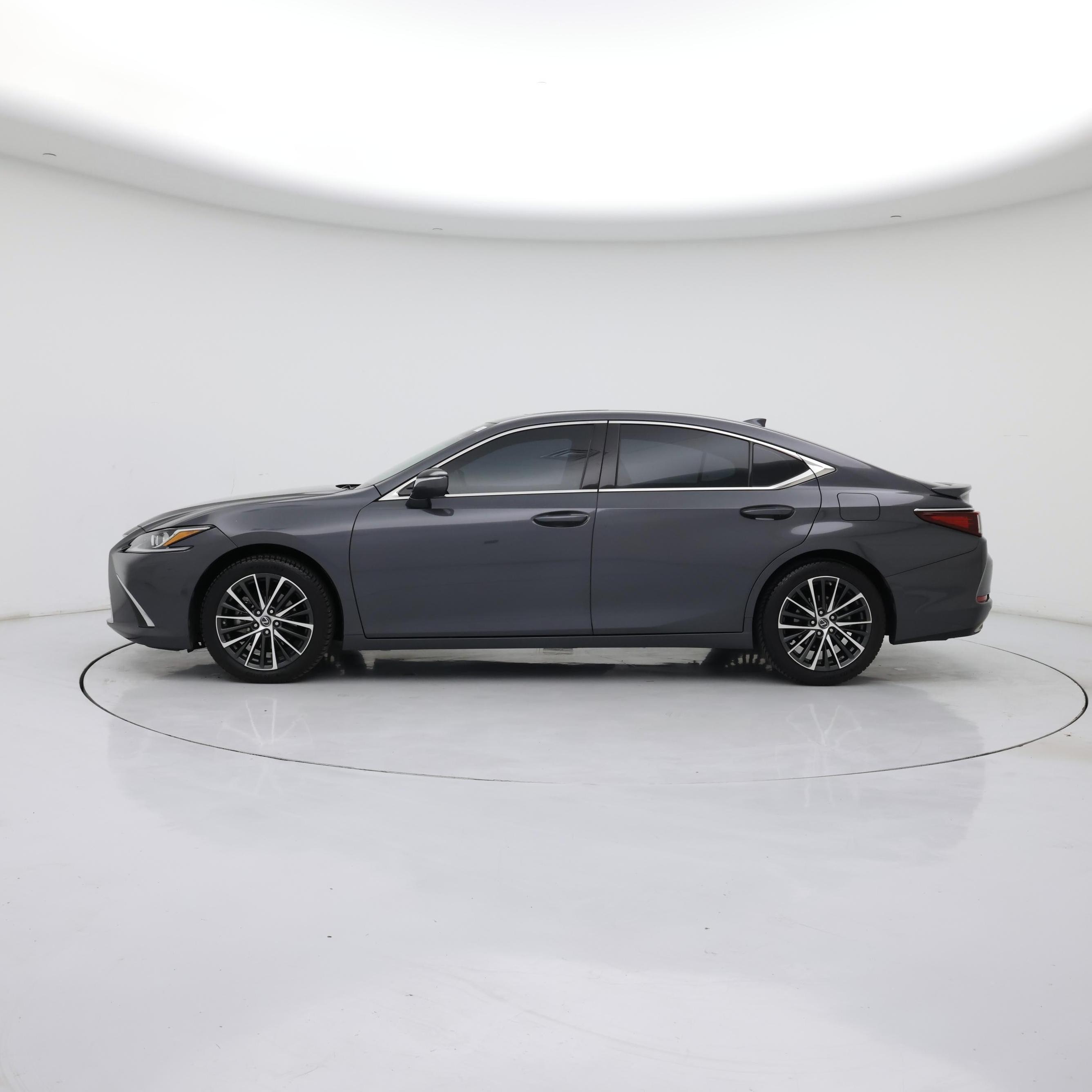 Thumbnail: 2024 Lexus ES - 3