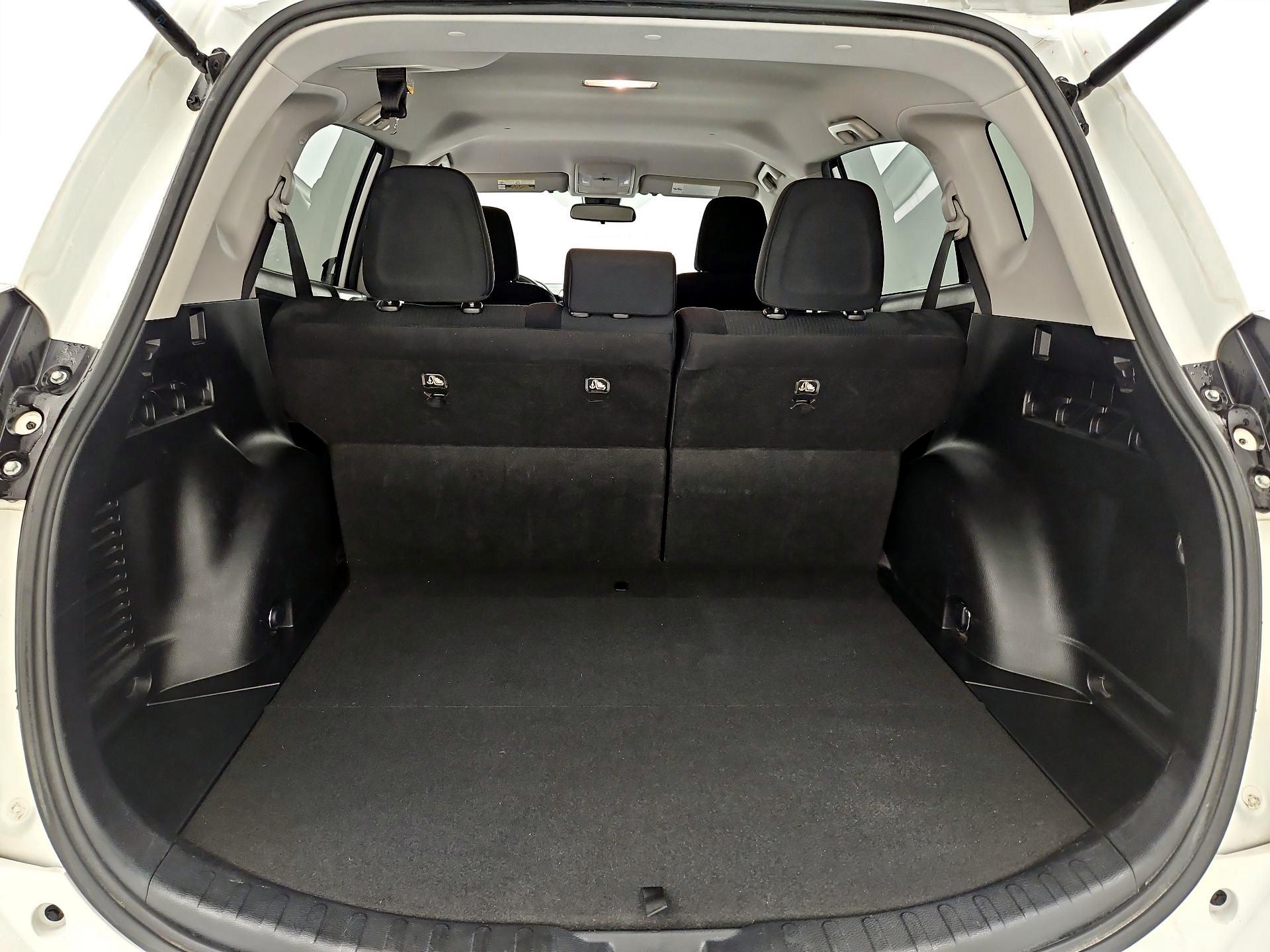 Thumbnail: 2017 Toyota RAV4 - 20