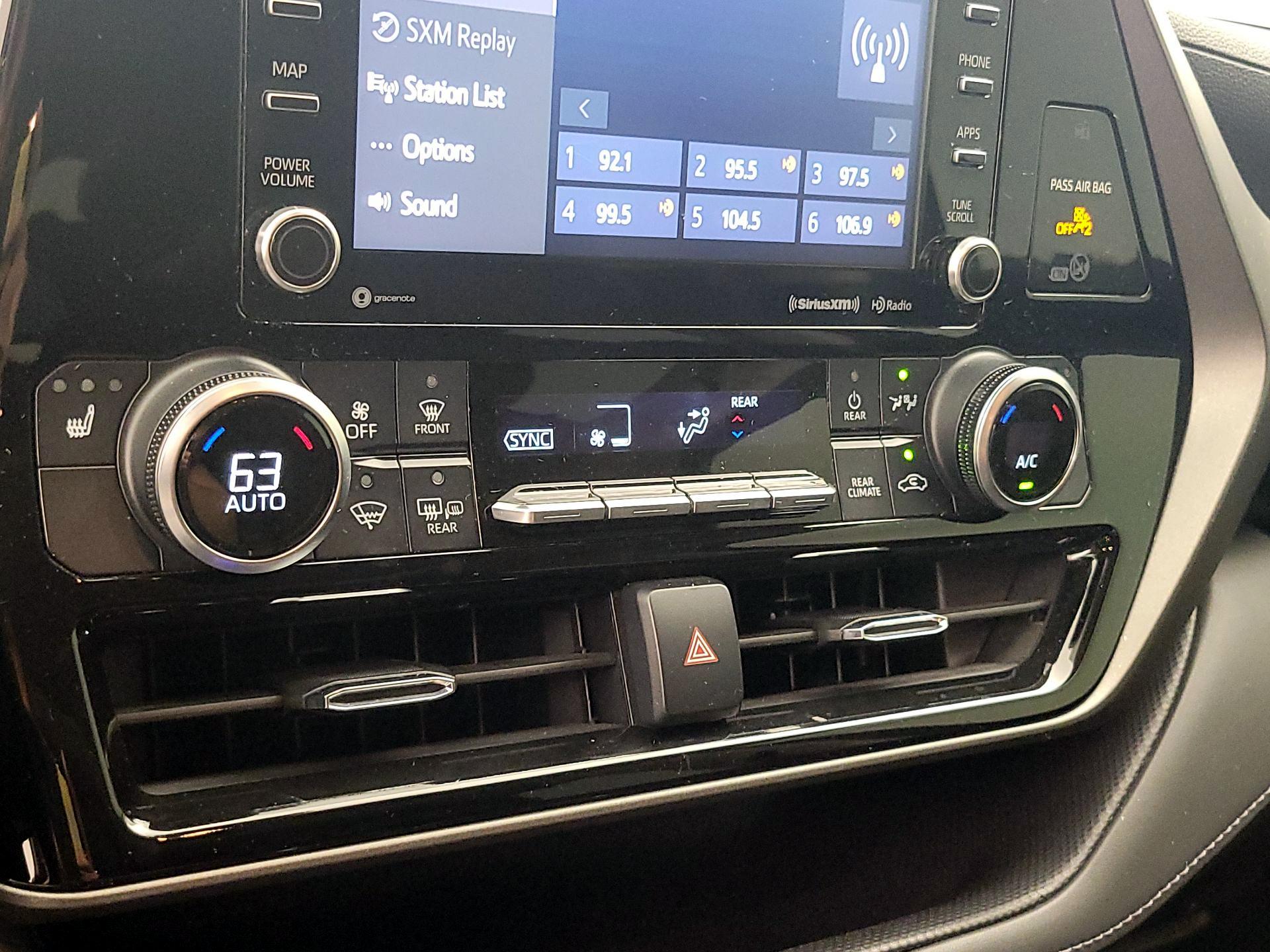 Thumbnail: 2021 Toyota Highlander - 16
