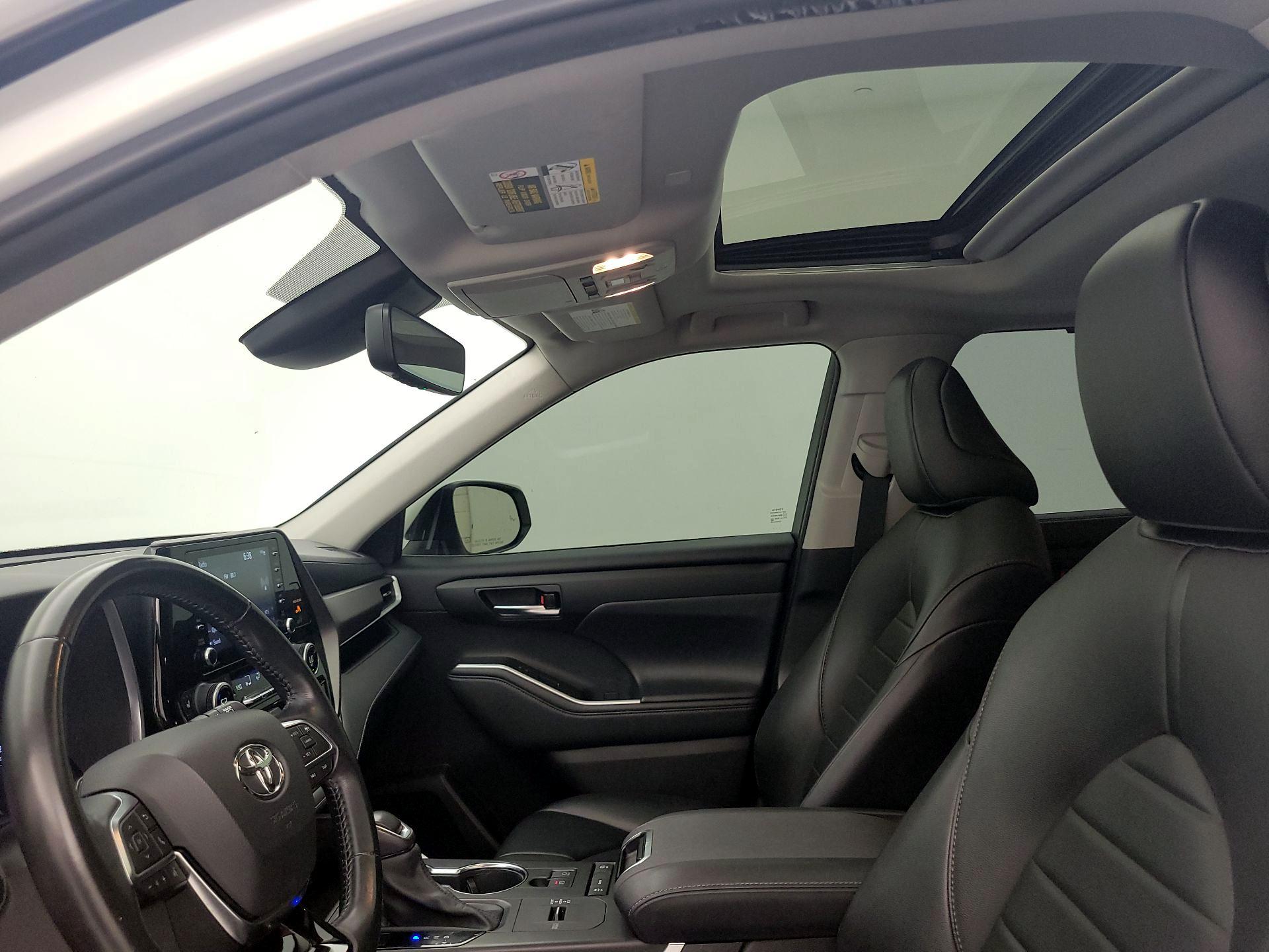 Thumbnail: 2021 Toyota Highlander - 19