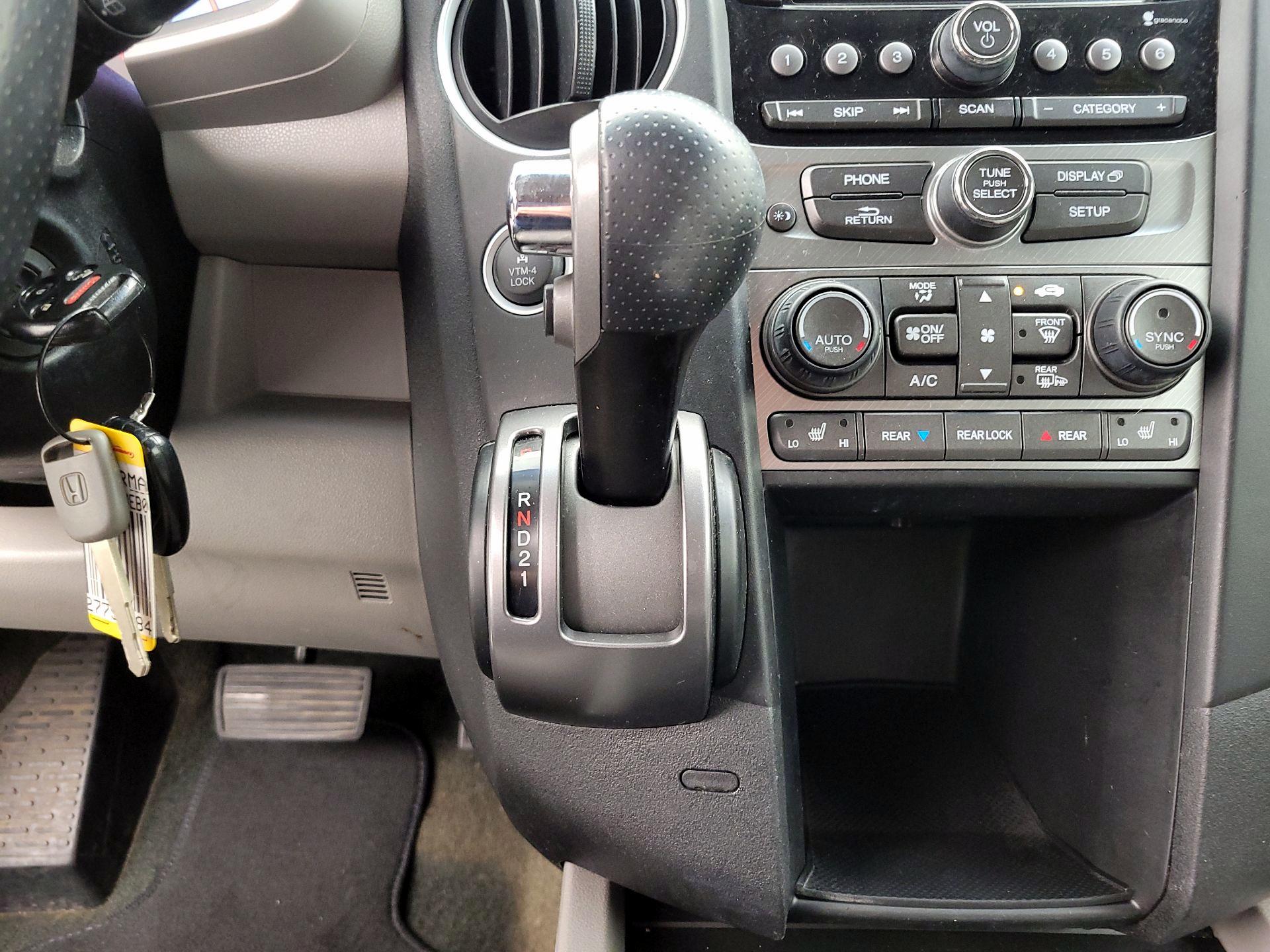 Thumbnail: 2014 Honda Pilot - 17