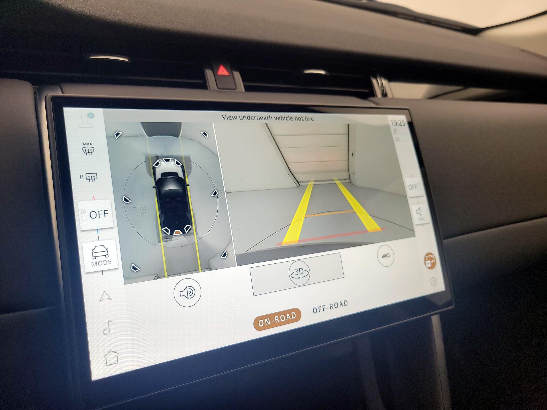 Thumbnail: 2025 Land Rover Discovery Sport - 15