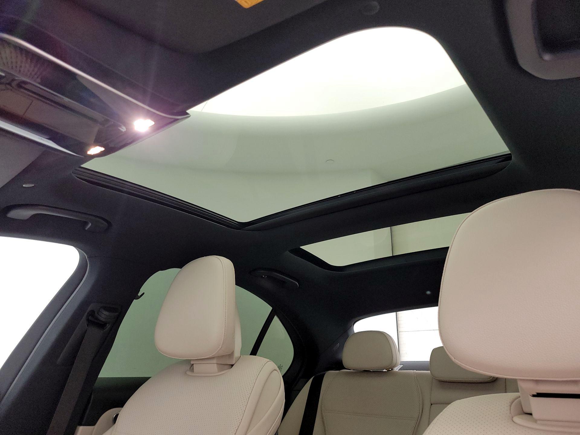 Thumbnail: 2022 Mercedes-Benz C-Class - 19