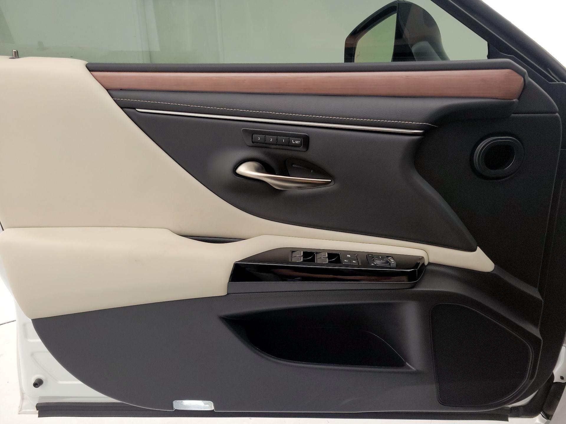 Thumbnail: 2024 Lexus ES - 12