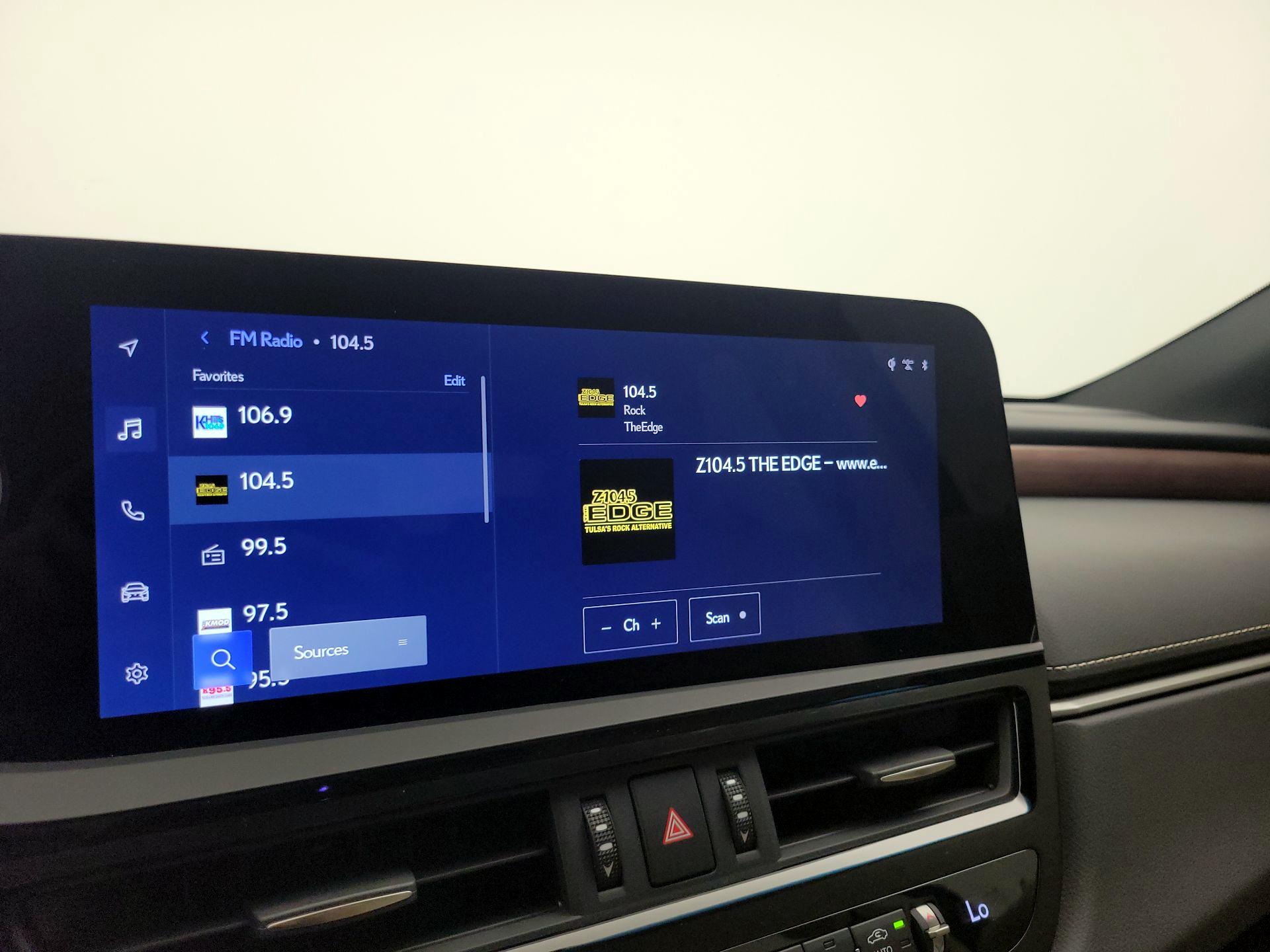 Thumbnail: 2024 Lexus ES - 16