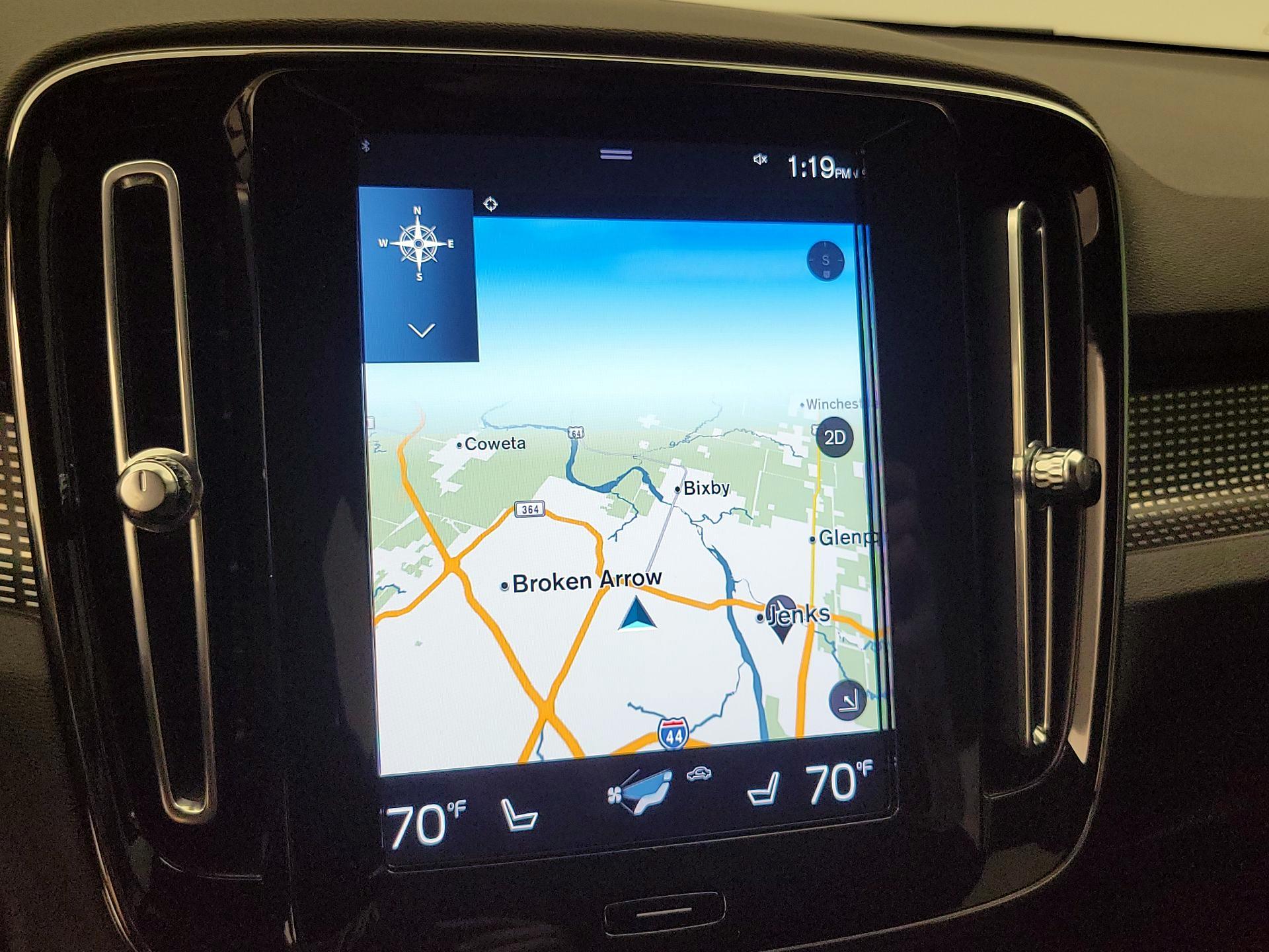 Thumbnail: 2022 Volvo XC40 - 14