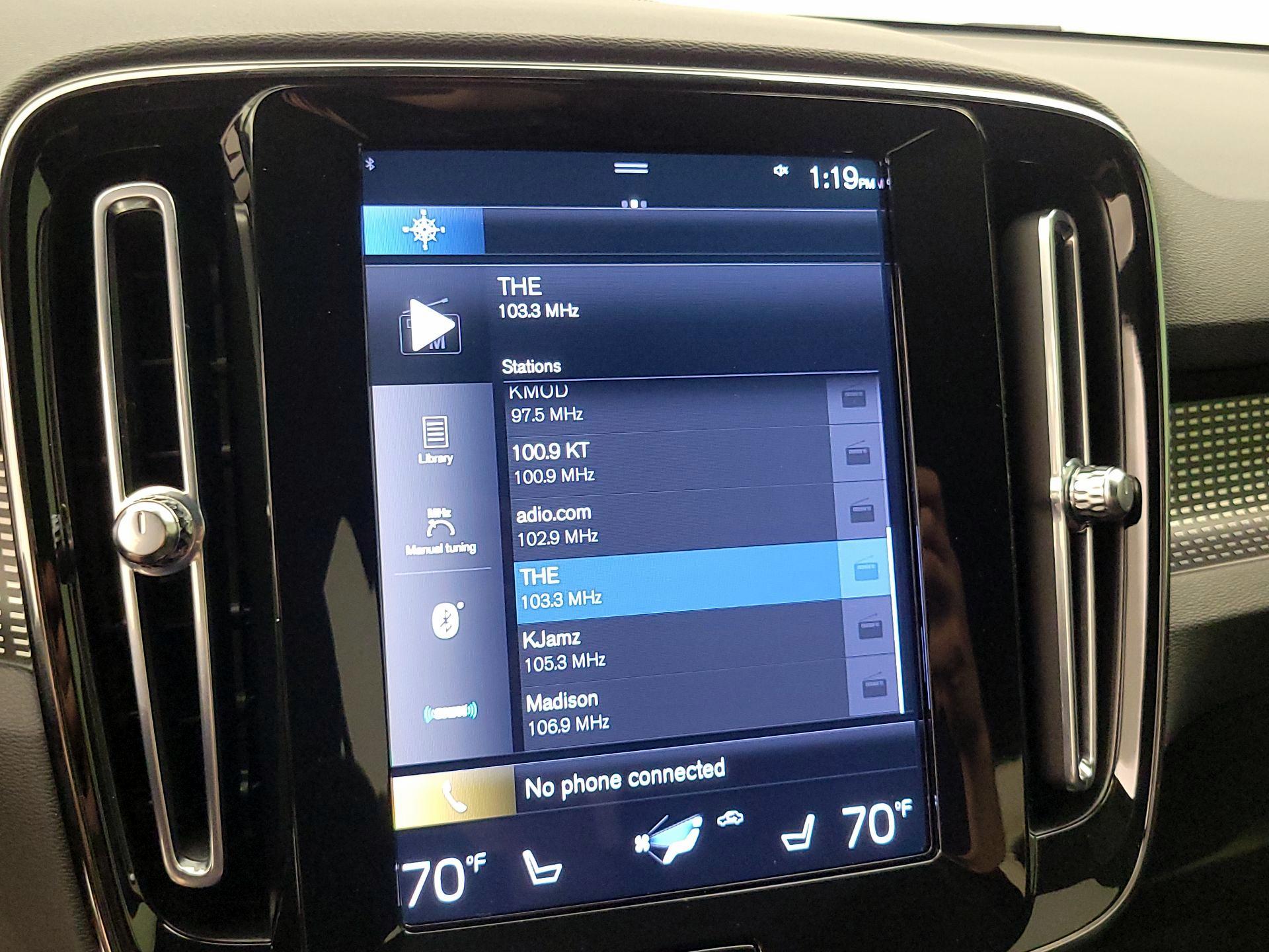 Thumbnail: 2022 Volvo XC40 - 16