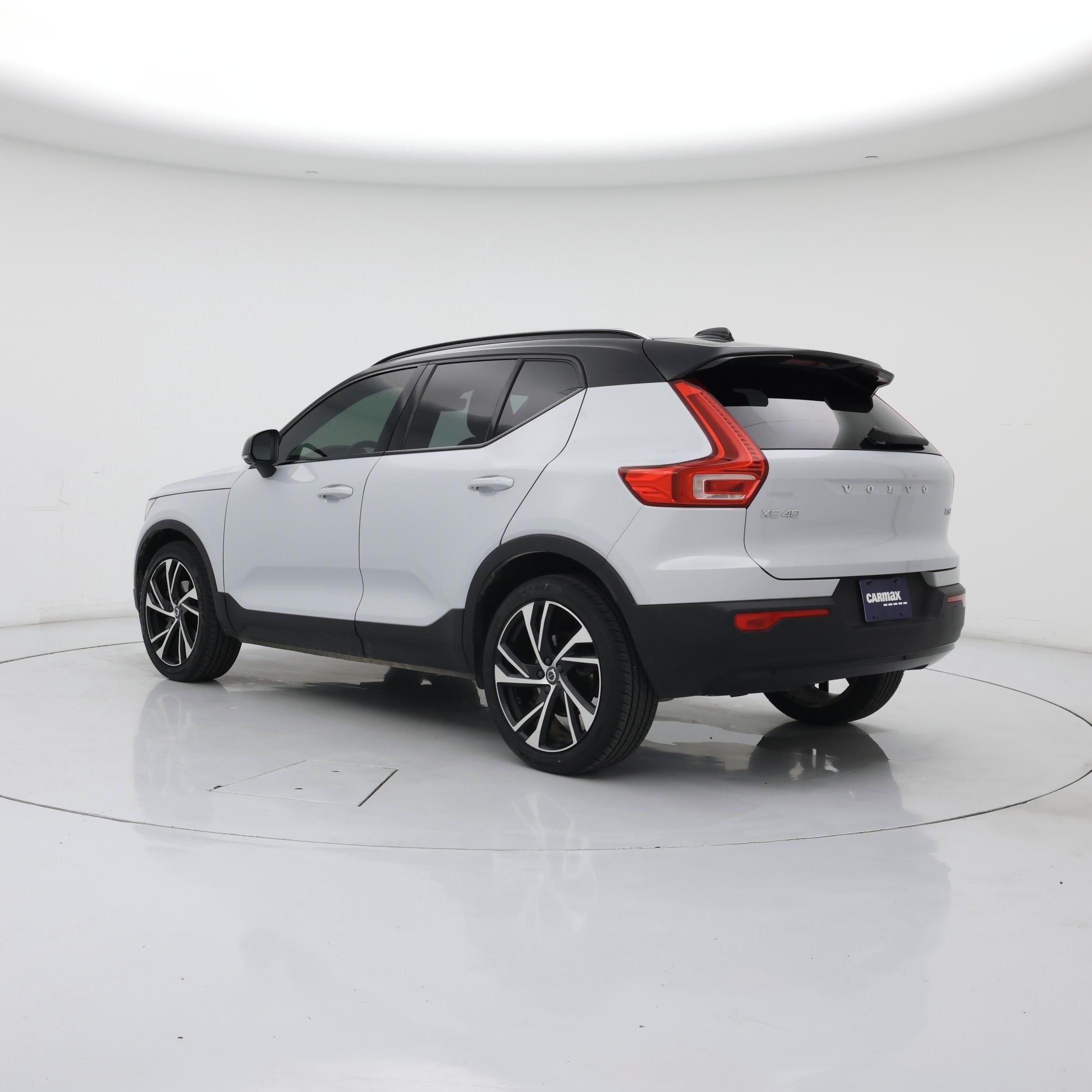 Thumbnail: 2022 Volvo XC40 - 2