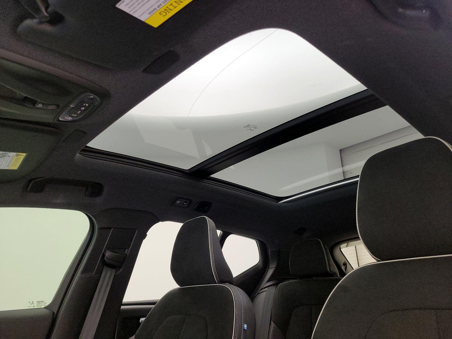 Thumbnail: 2022 Volvo XC40 - 20