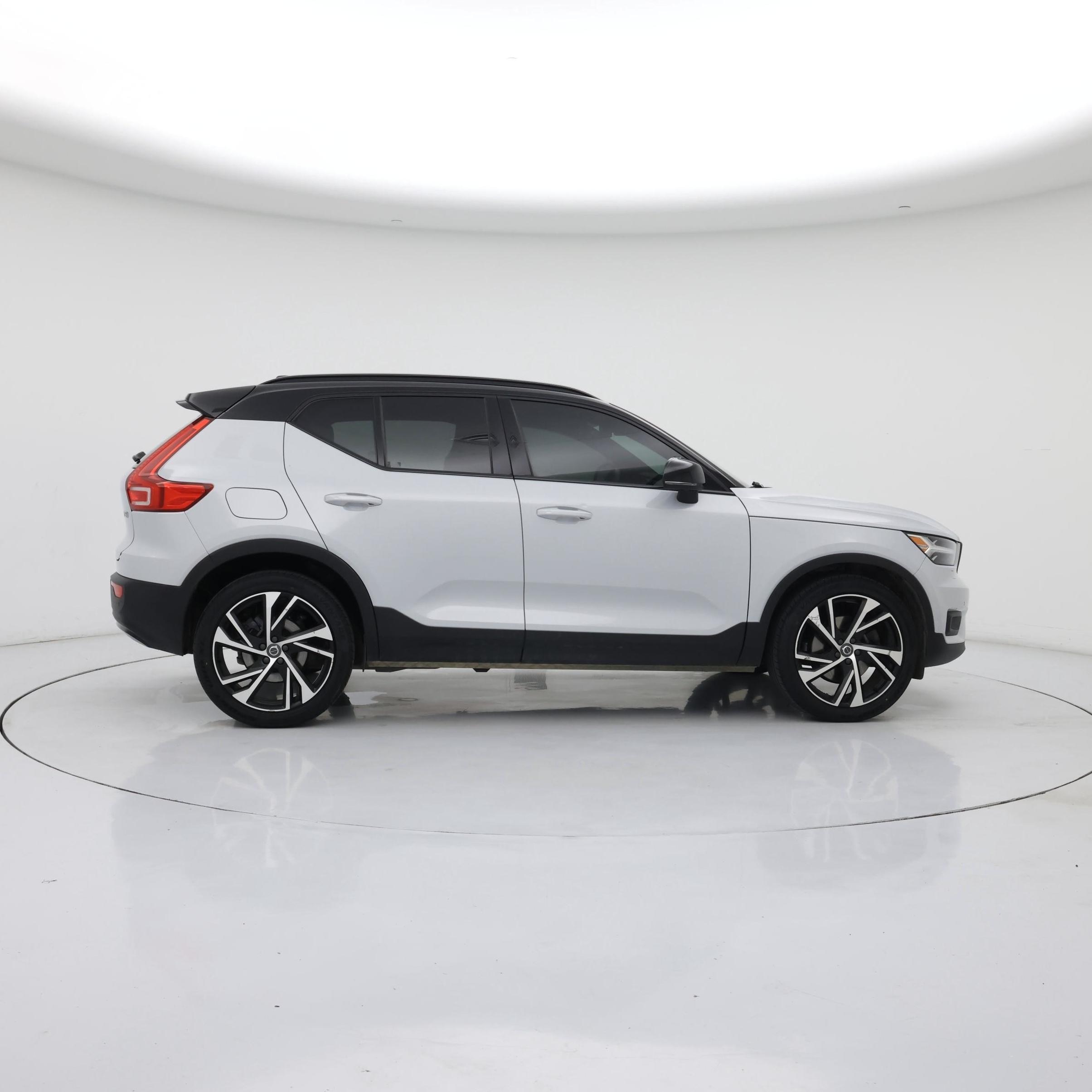 Thumbnail: 2022 Volvo XC40 - 7