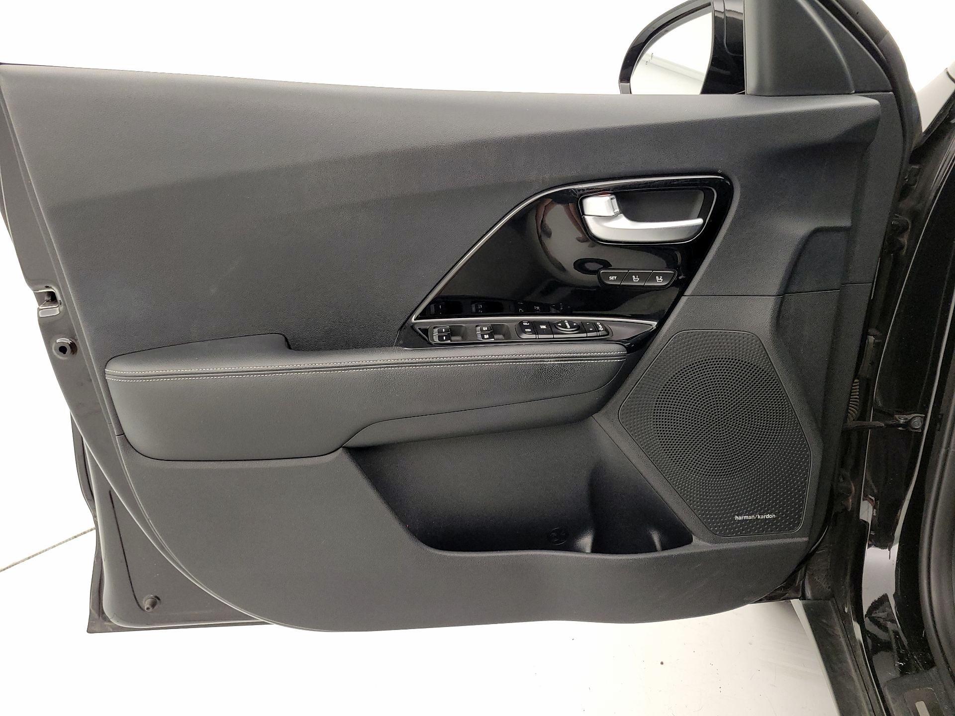 Thumbnail: 2019 Kia Niro - 12