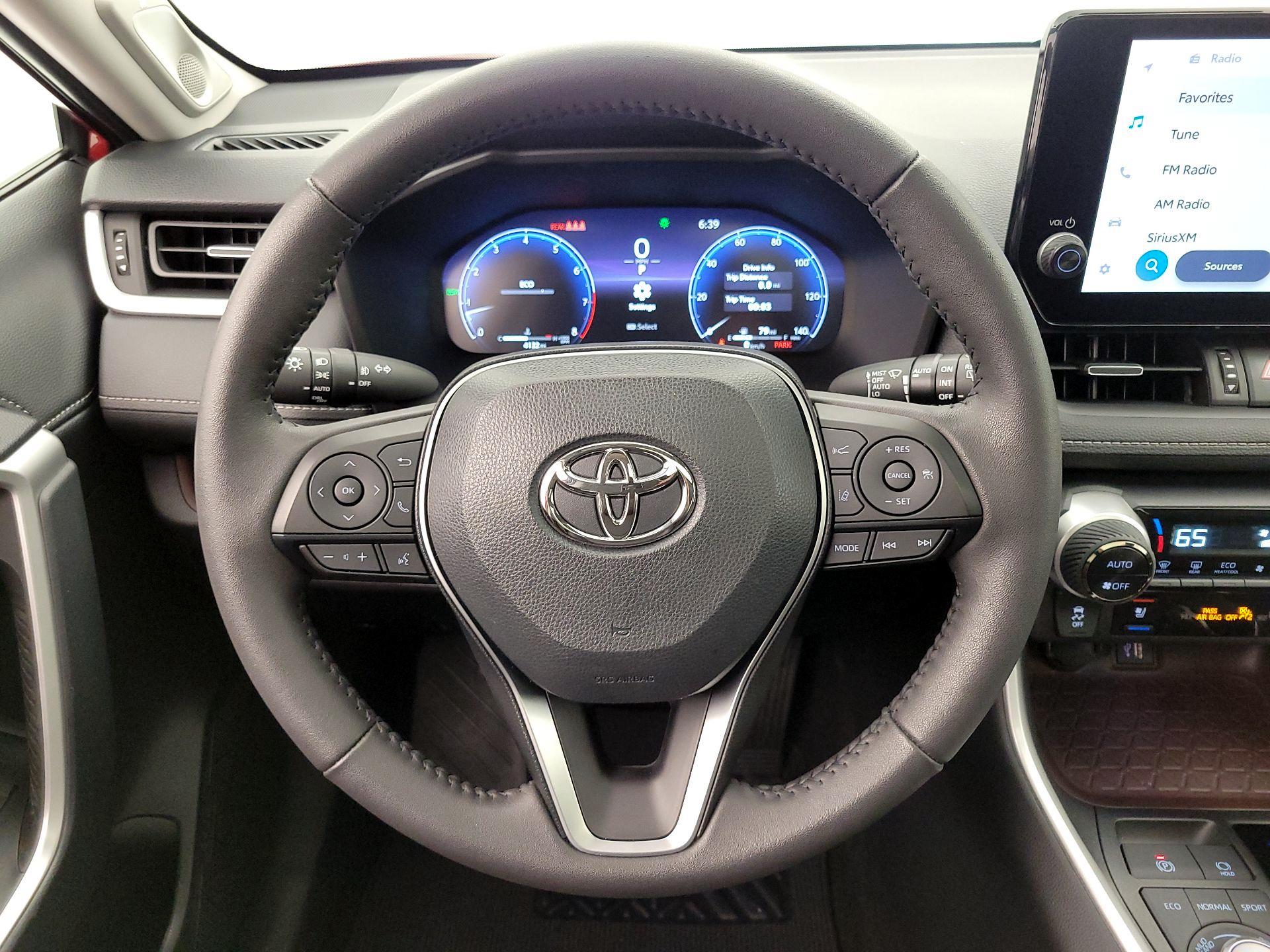 Thumbnail: 2025 Toyota RAV4 - 10