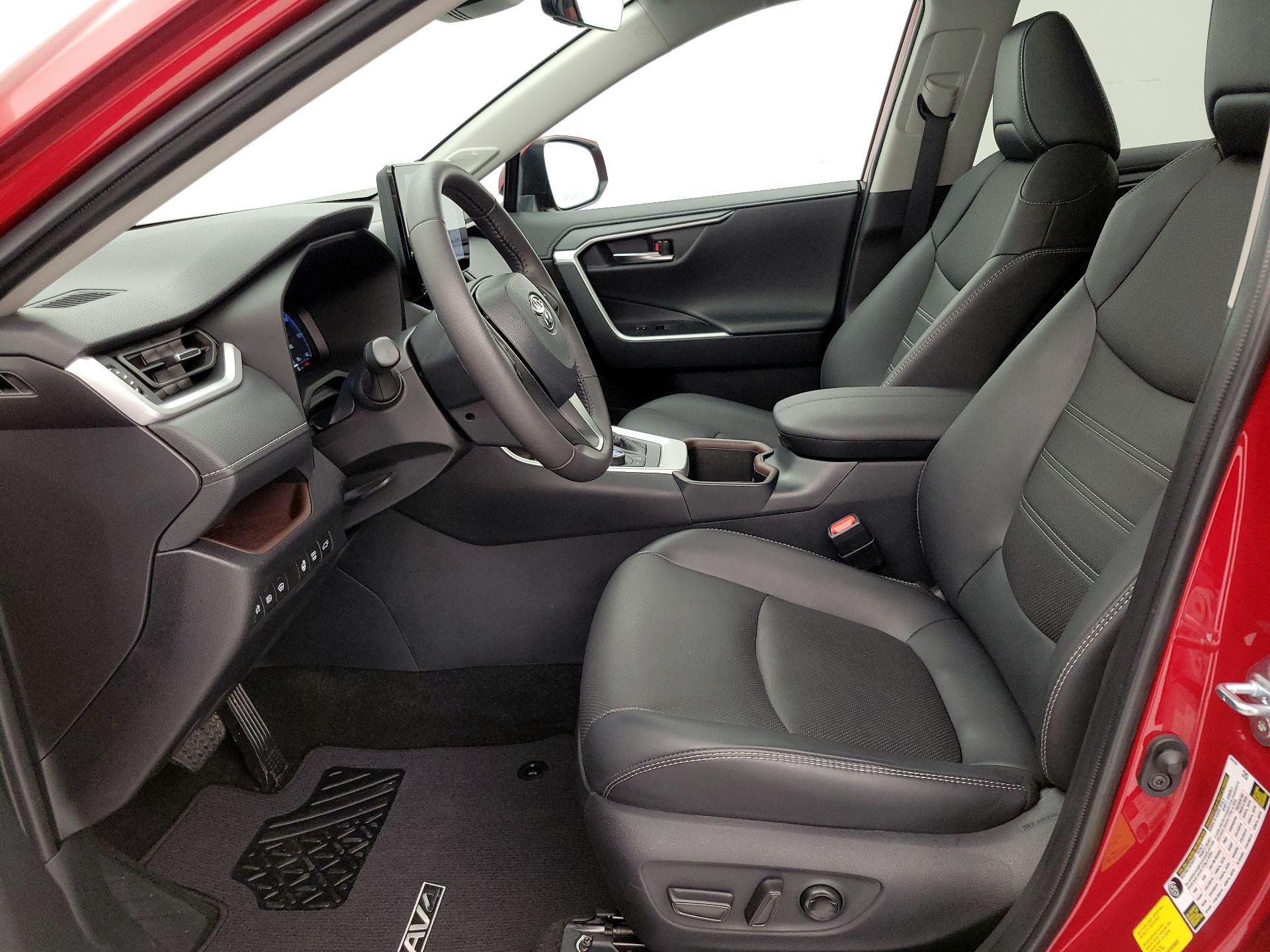 Thumbnail: 2025 Toyota RAV4 - 11