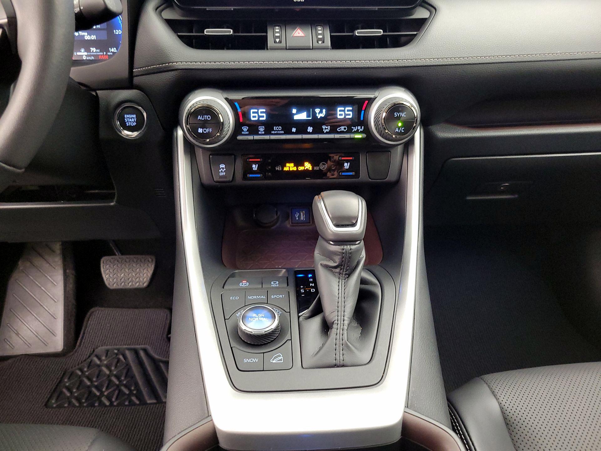 Thumbnail: 2025 Toyota RAV4 - 17