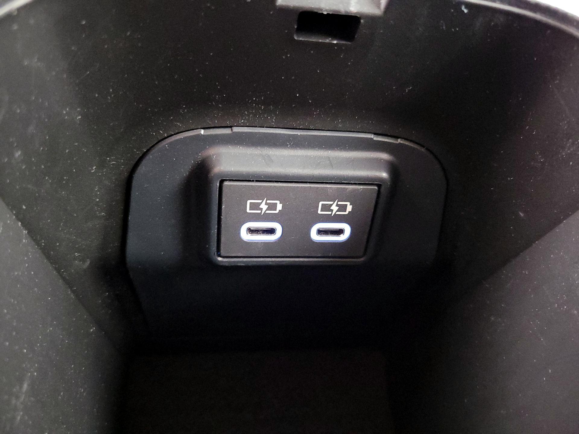 Thumbnail: 2025 Toyota RAV4 - 18