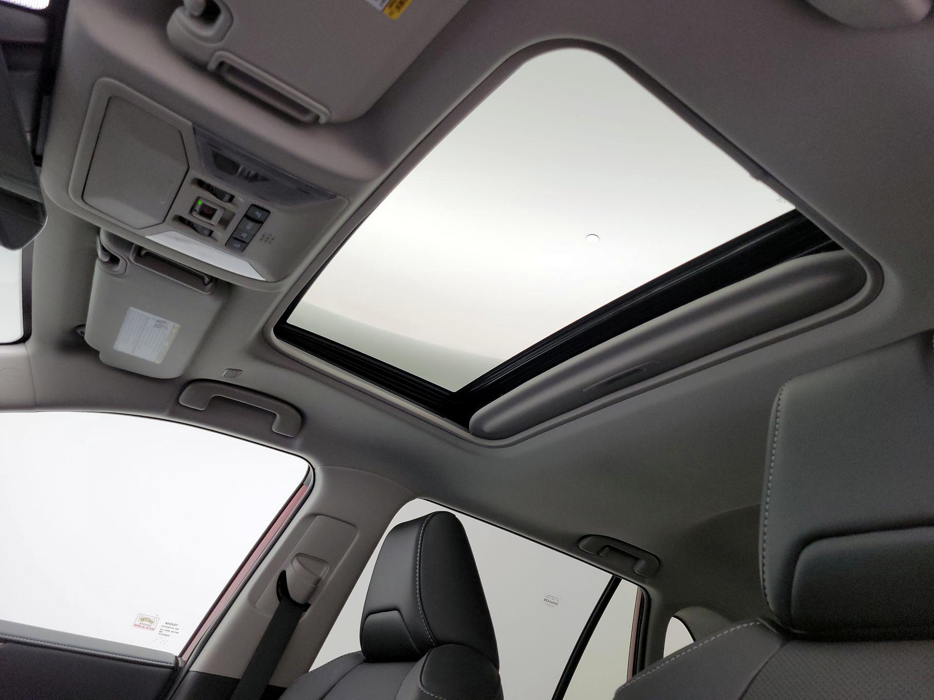 Thumbnail: 2025 Toyota RAV4 - 19