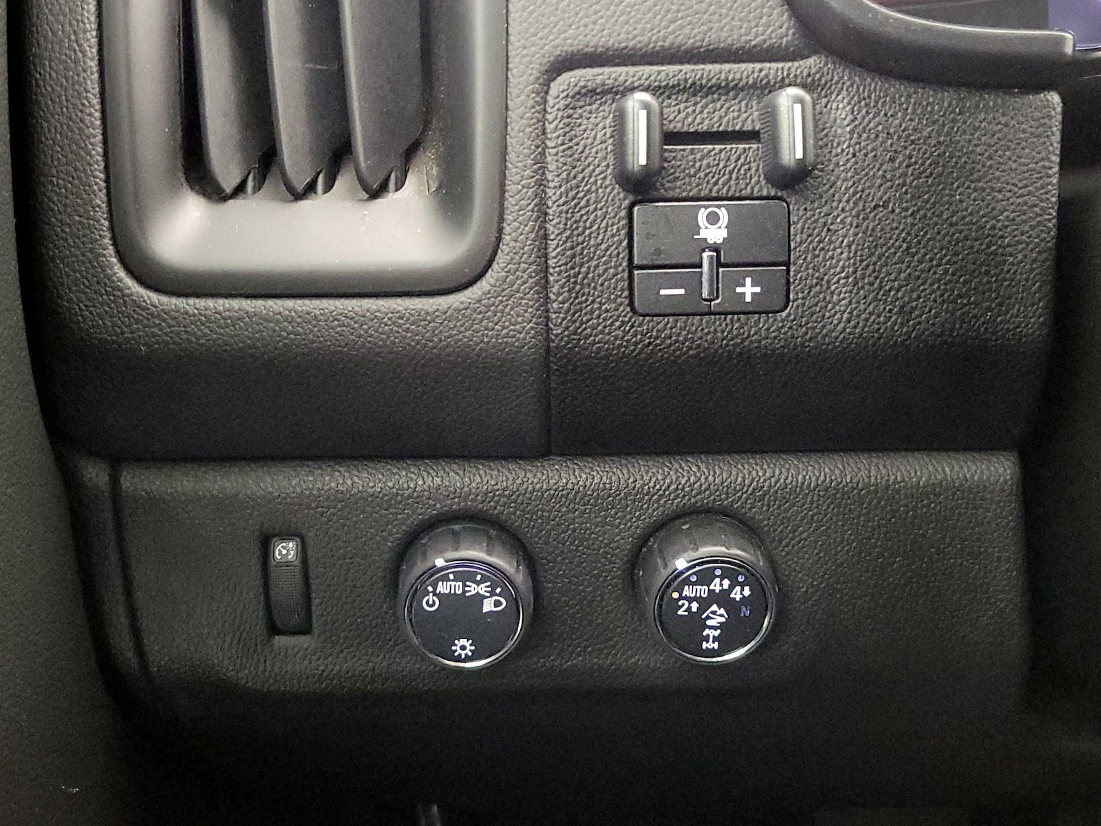 2022 Chevrolet Colorado ZR2 - Photo 14