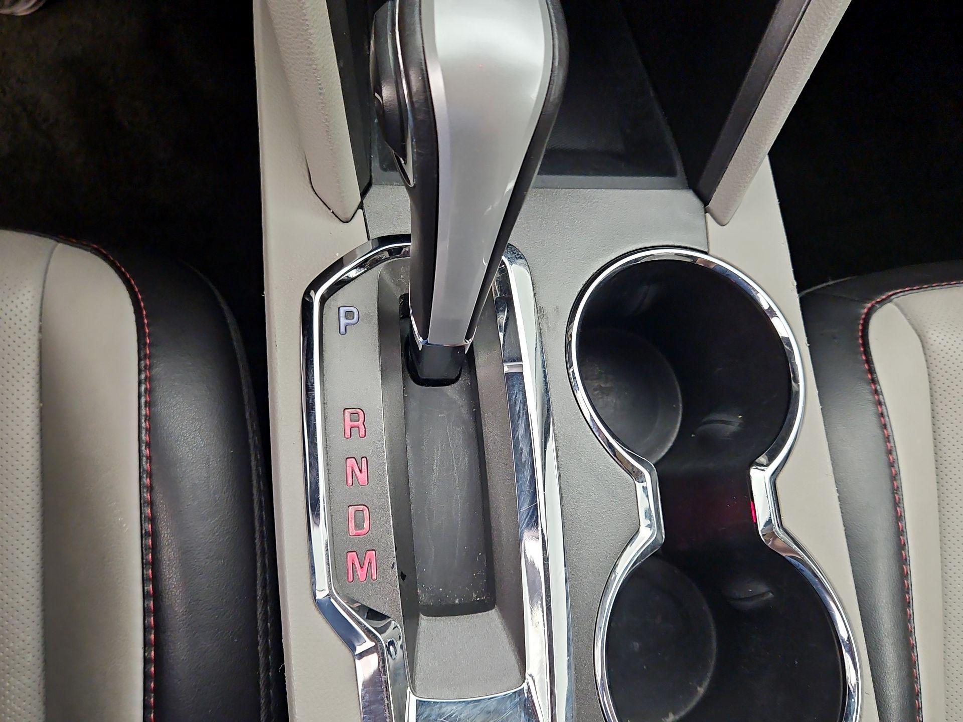 Thumbnail: 2015 GMC Terrain - 16