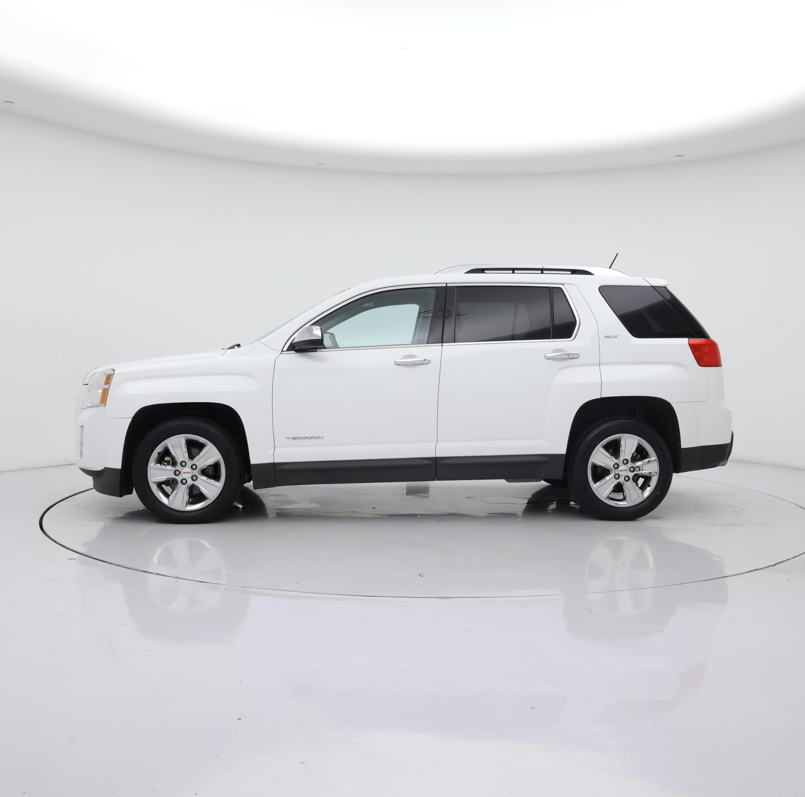 Thumbnail: 2015 GMC Terrain - 3