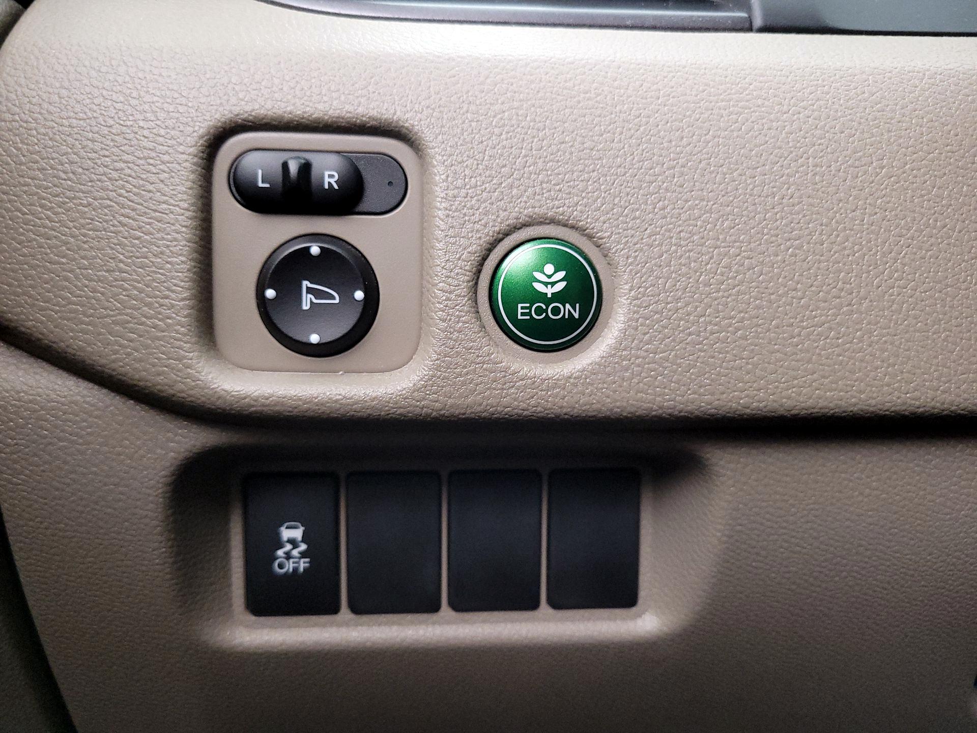 Thumbnail: 2018 Honda Pilot - 13