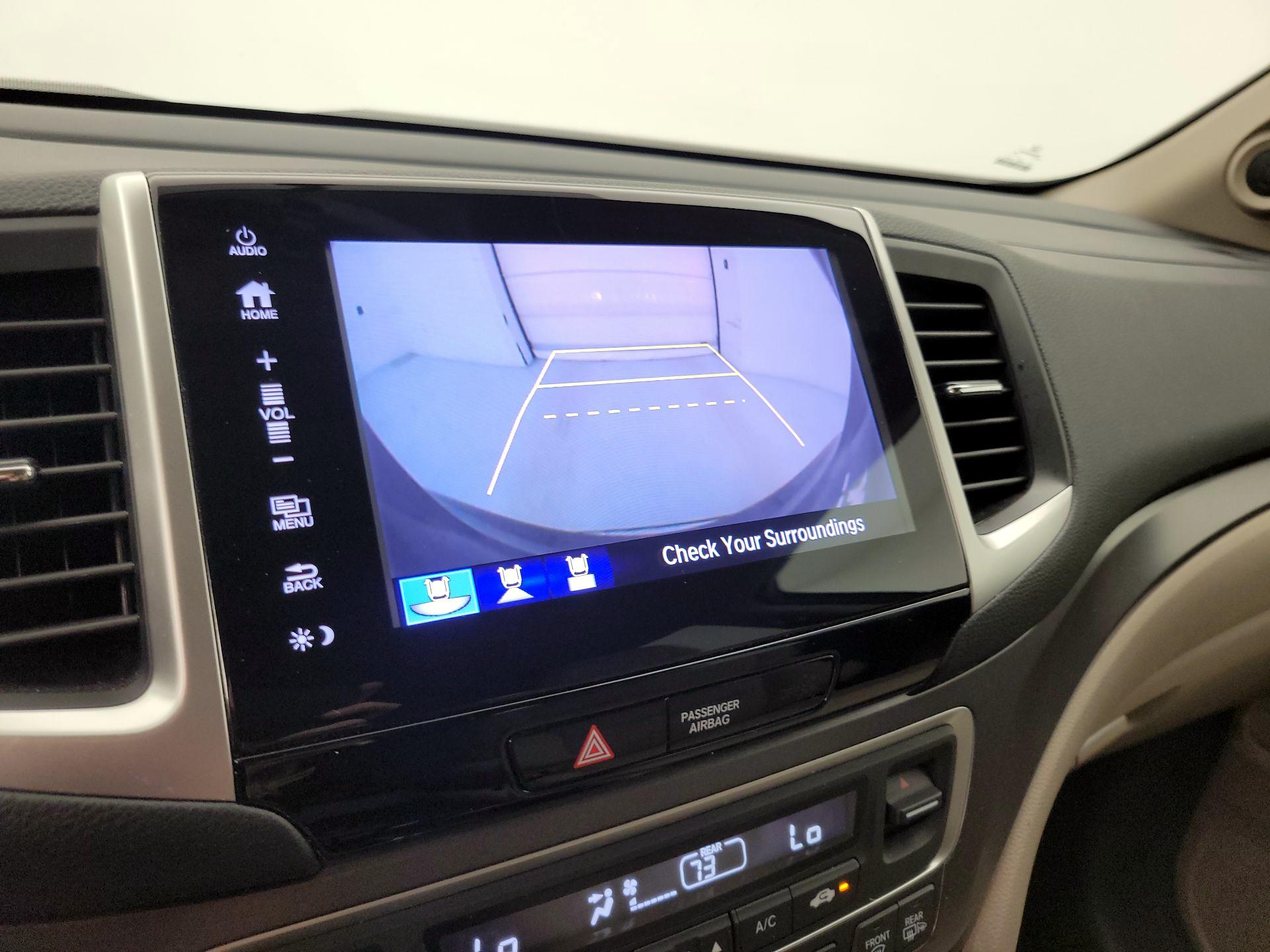 Thumbnail: 2018 Honda Pilot - 14