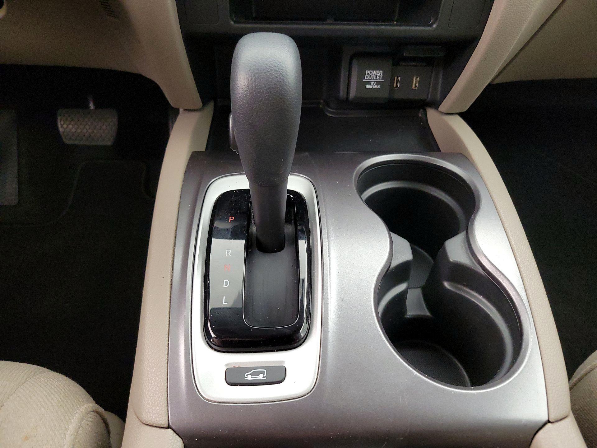 Thumbnail: 2018 Honda Pilot - 17