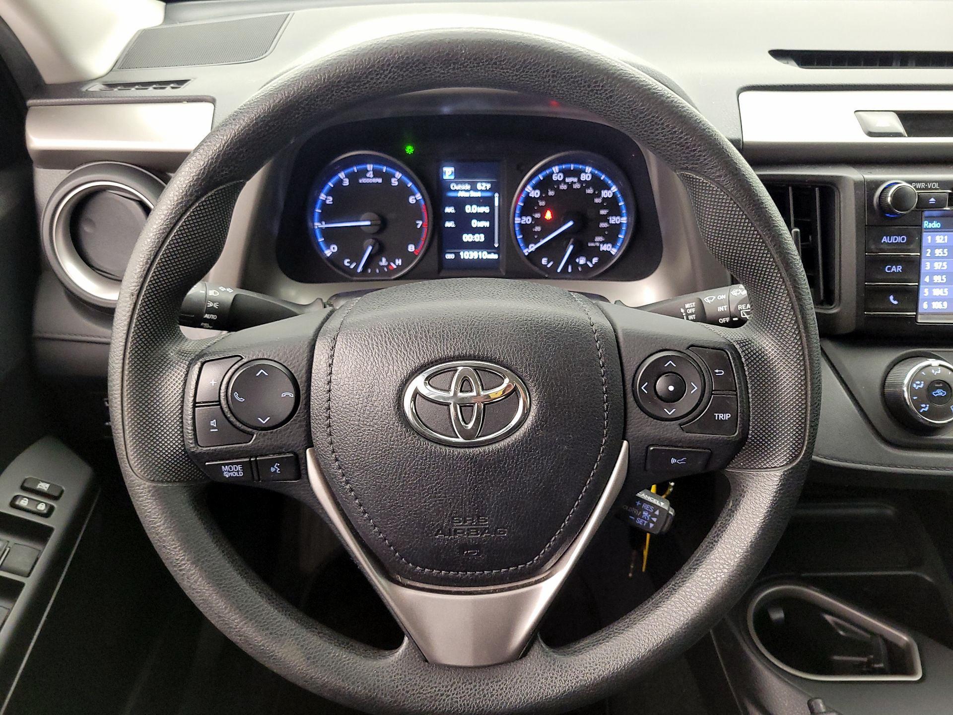 Thumbnail: 2018 Toyota RAV4 - 10