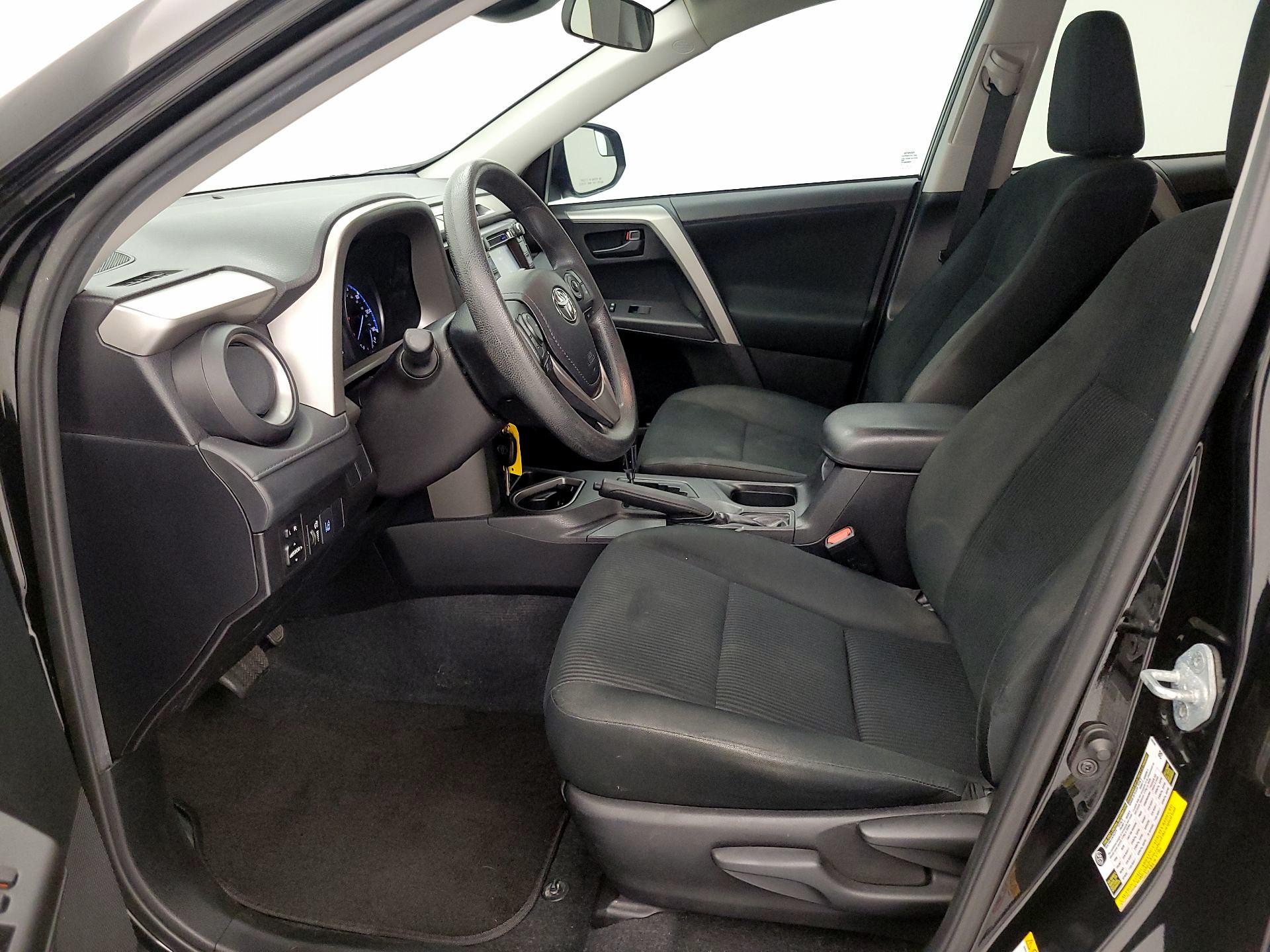 Thumbnail: 2018 Toyota RAV4 - 11