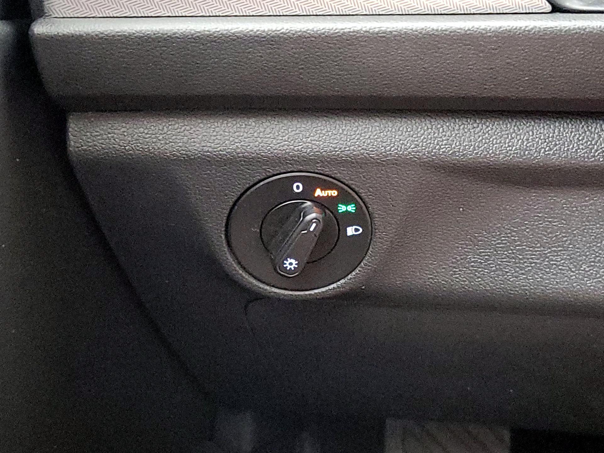 Thumbnail: 2019 Volkswagen Jetta - 13