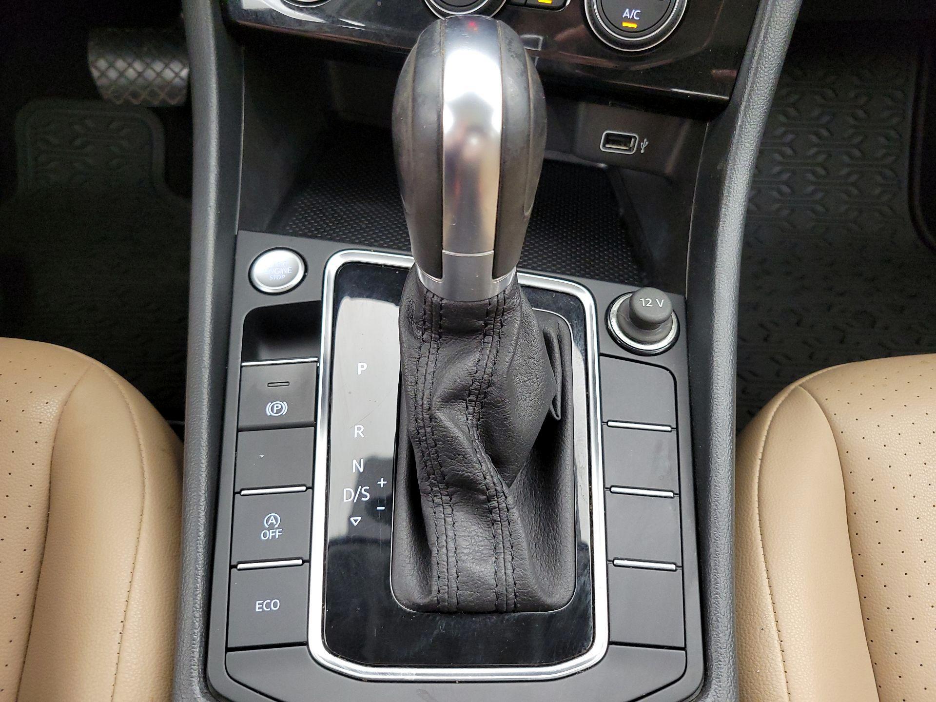 Thumbnail: 2019 Volkswagen Jetta - 17