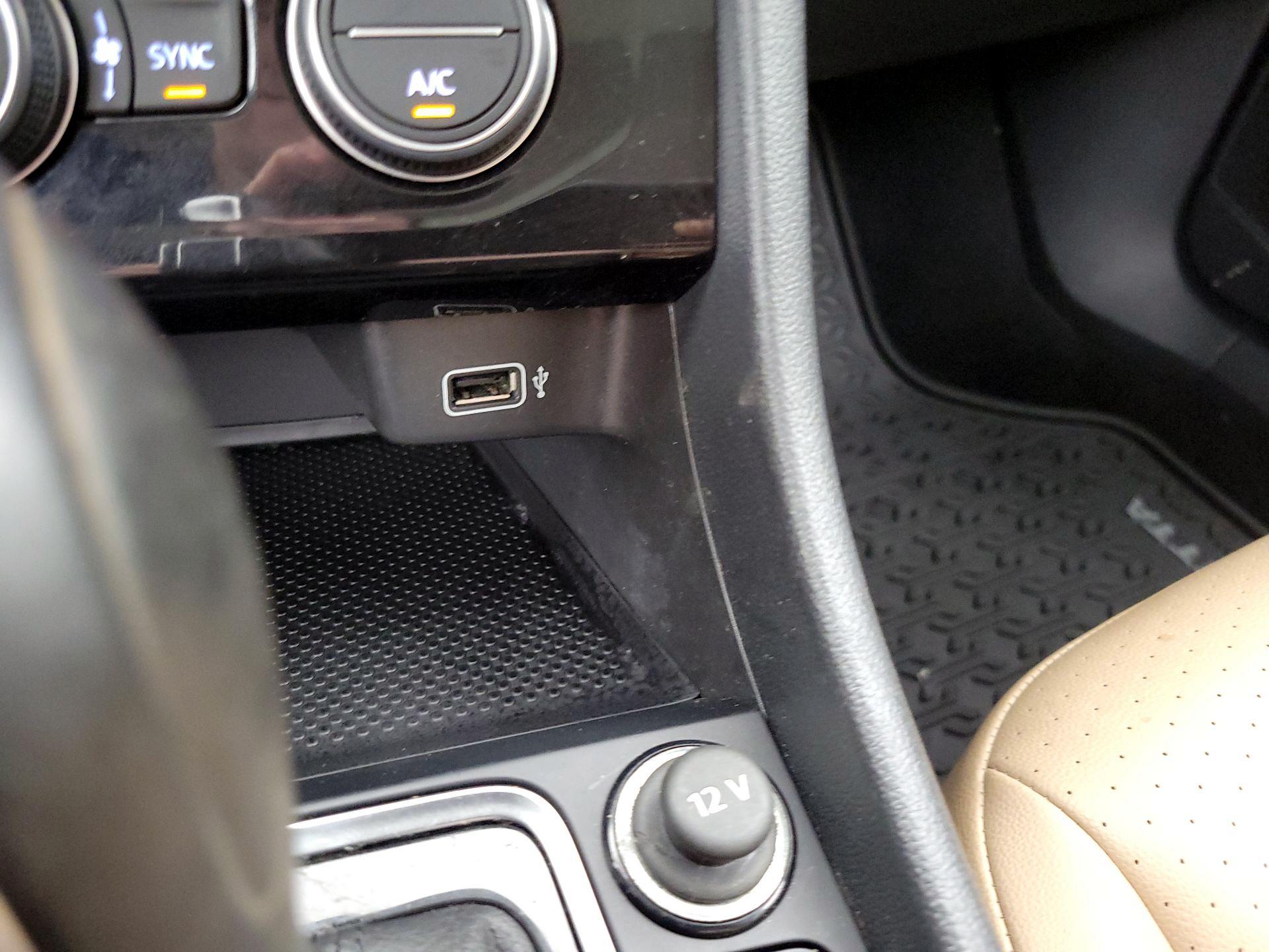 Thumbnail: 2019 Volkswagen Jetta - 18