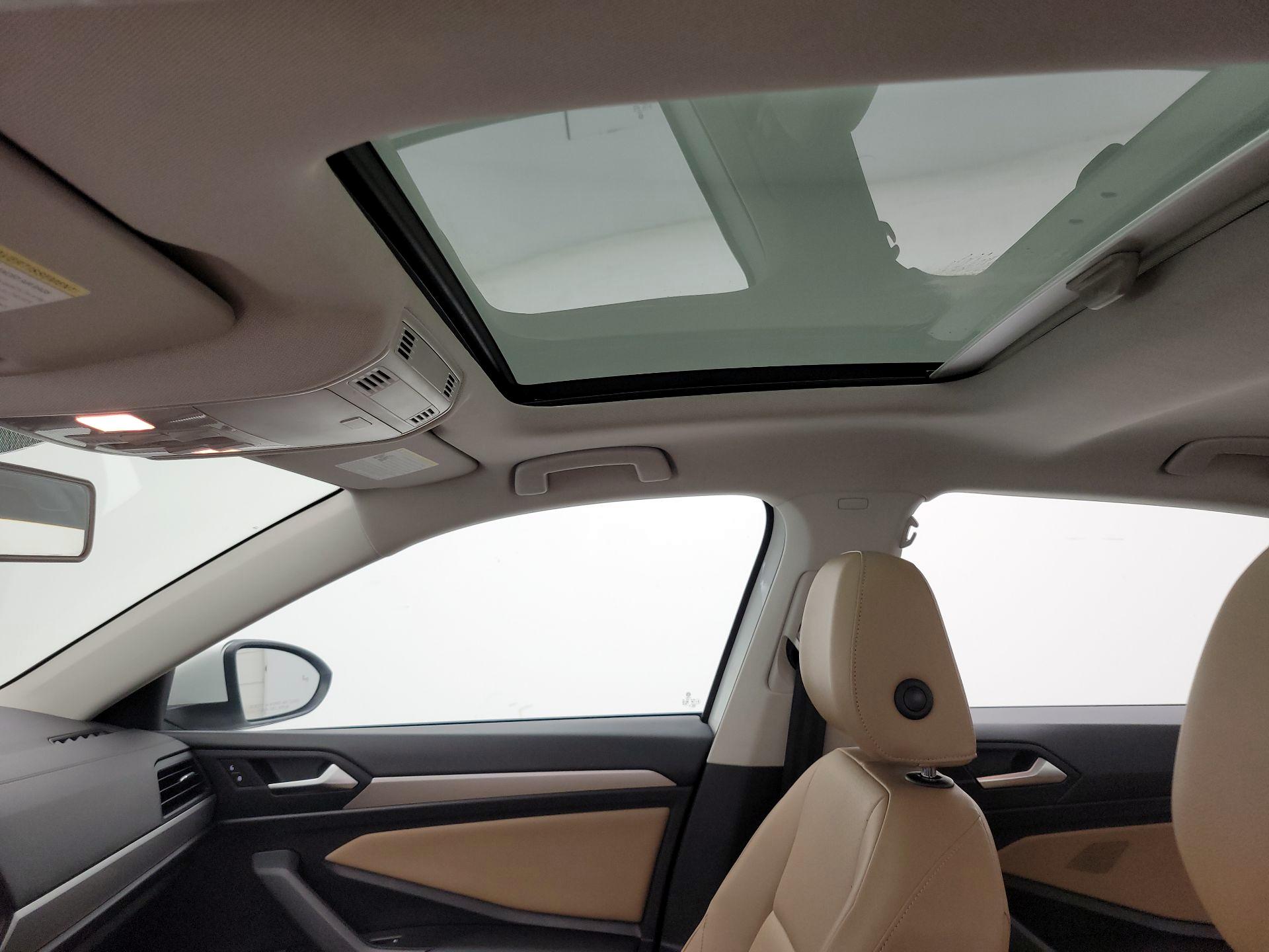 Thumbnail: 2019 Volkswagen Jetta - 19