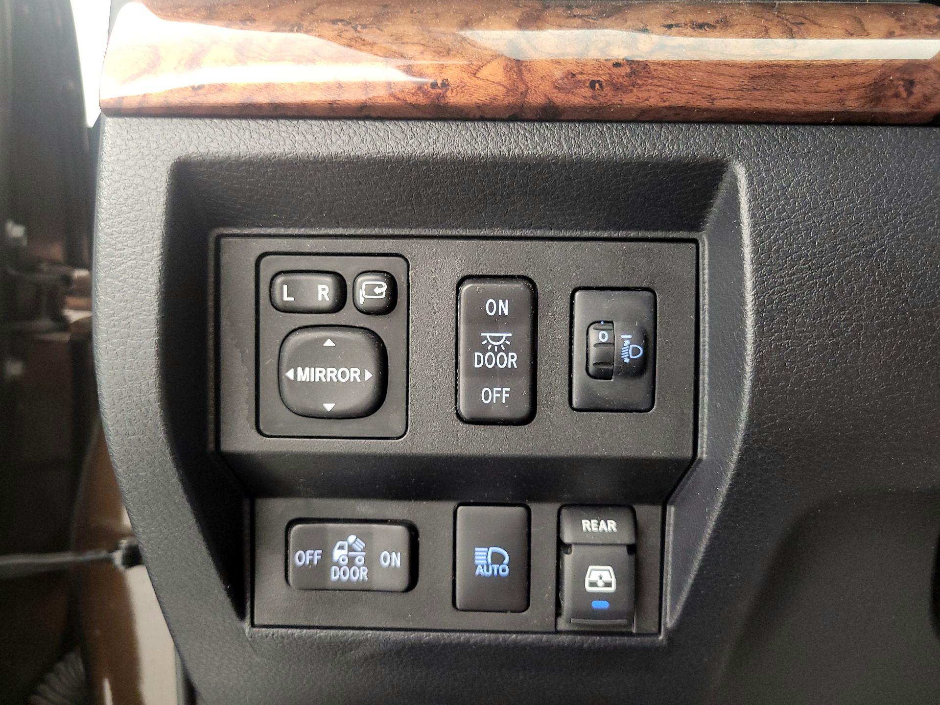 Thumbnail: 2018 Toyota Tundra - 13