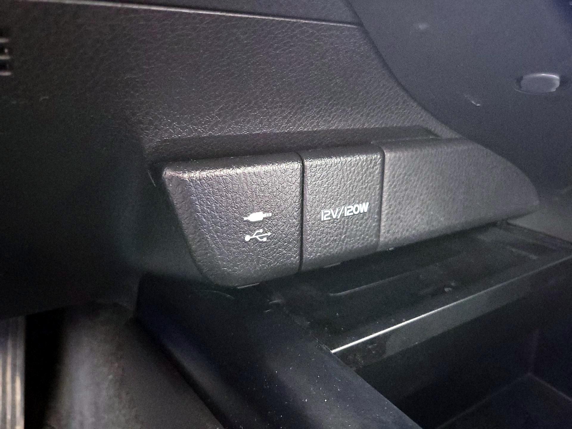 Thumbnail: 2019 Toyota Camry - 18