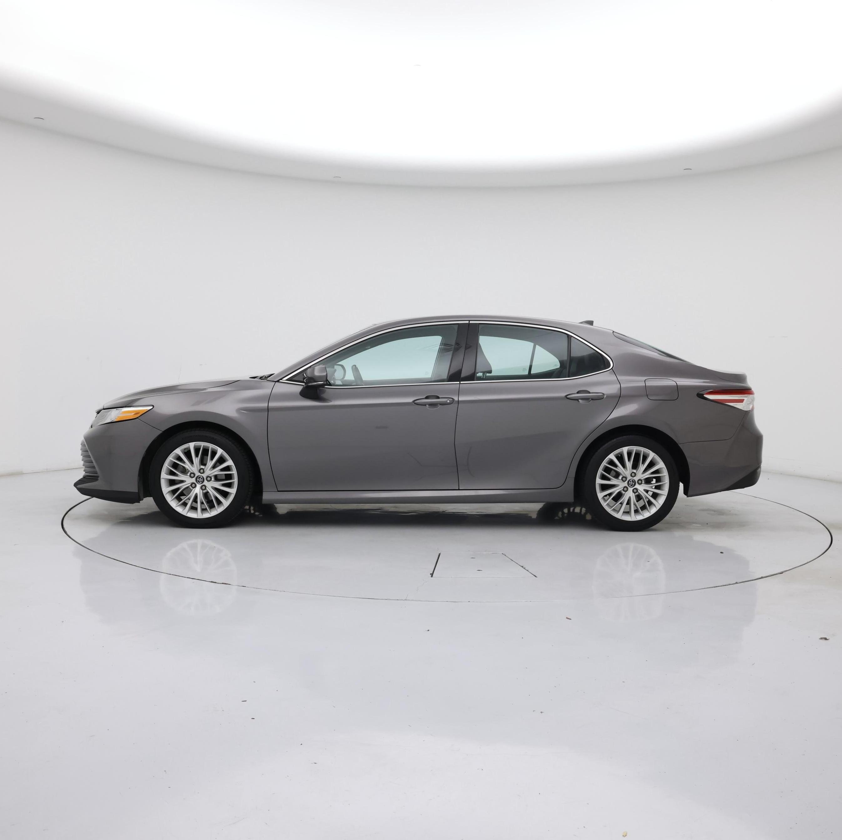 Thumbnail: 2019 Toyota Camry - 3